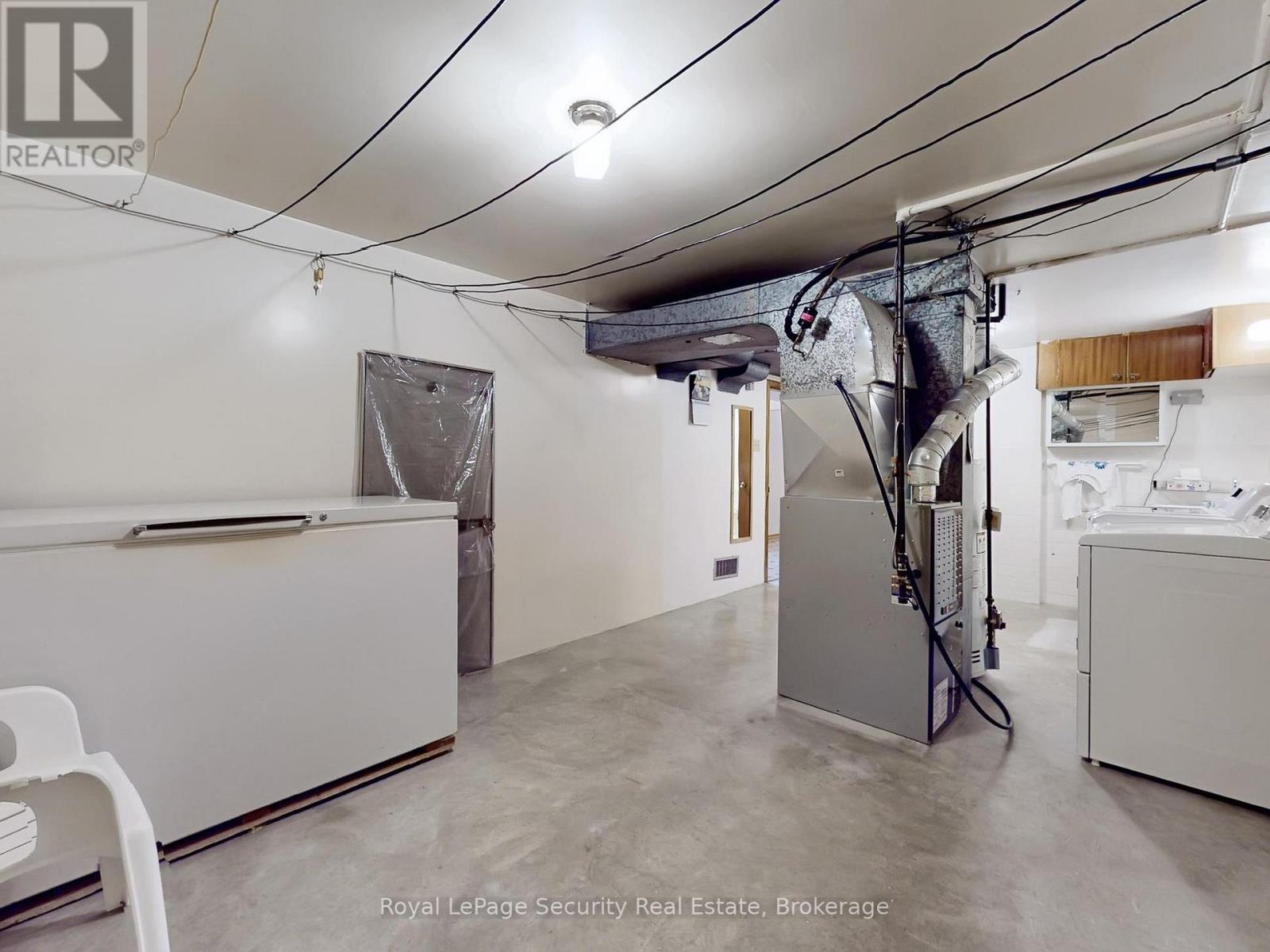 Lower - 26 Starview Drive, Toronto, ON - Indoor Photo Showing Laundry Room