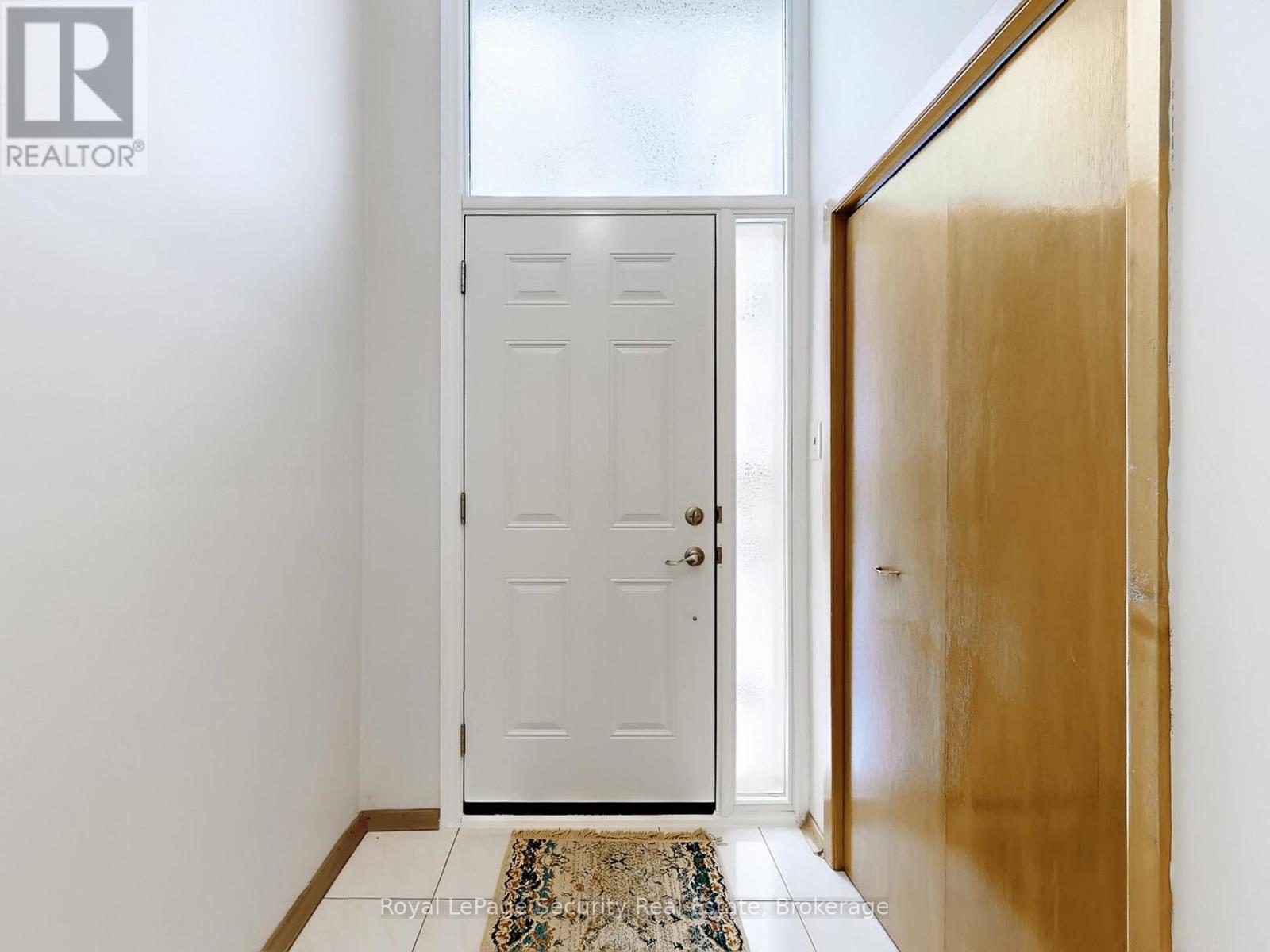 Lower - 26 Starview Drive, Toronto, ON - Indoor Photo Showing Other Room