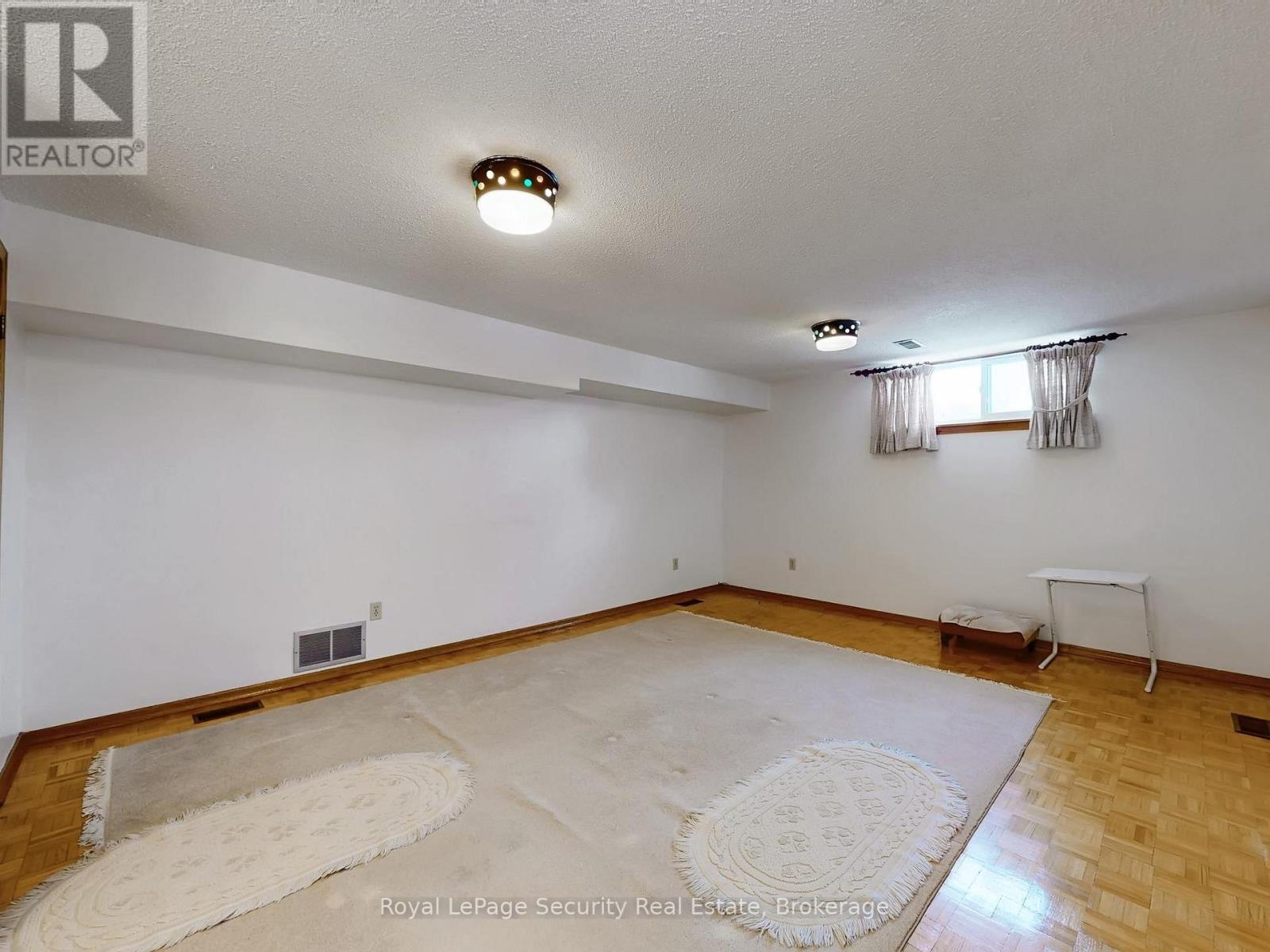 Lower - 26 Starview Drive, Toronto, ON - Indoor Photo Showing Other Room