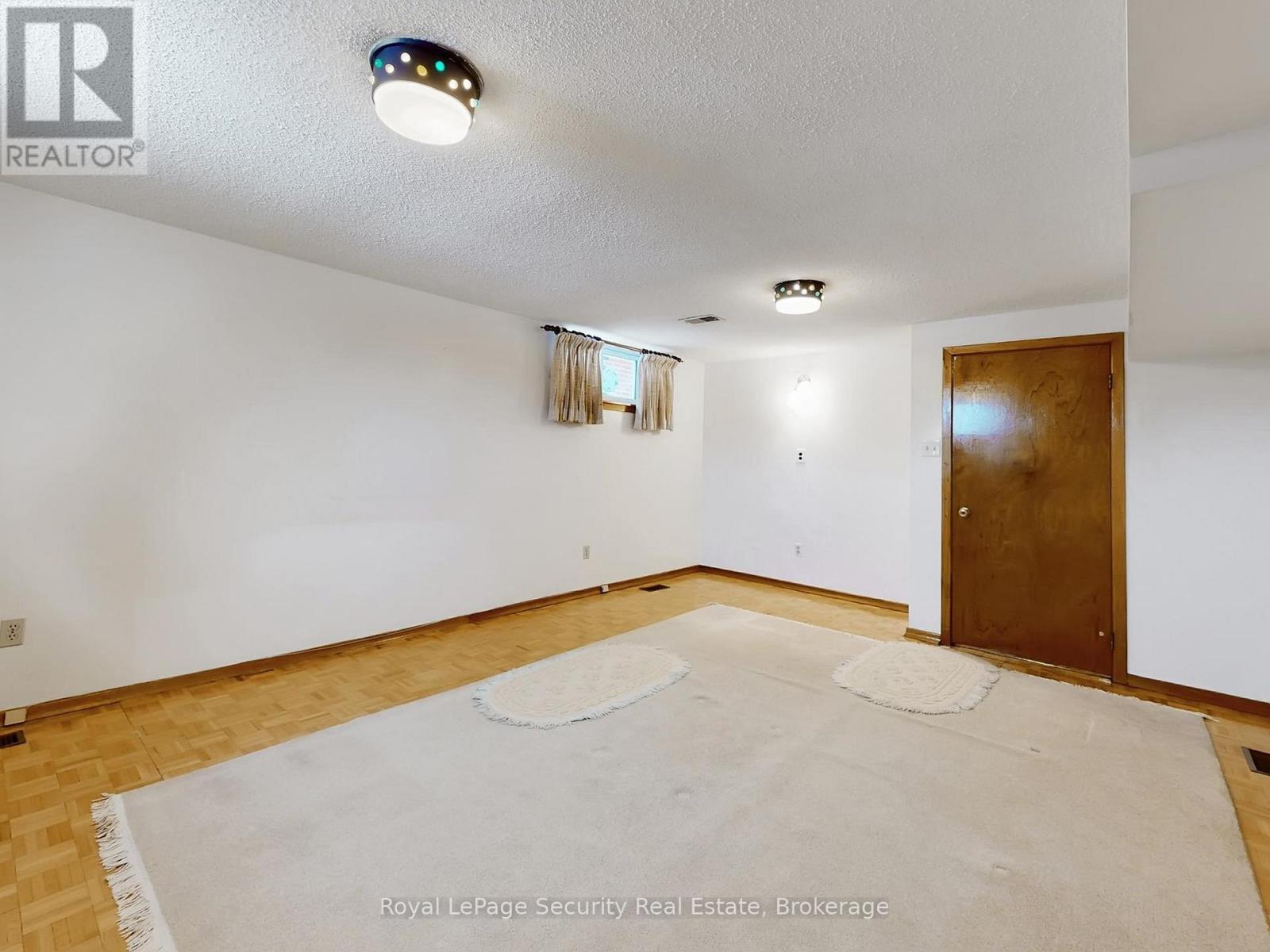 Lower - 26 Starview Drive, Toronto, ON - Indoor Photo Showing Other Room