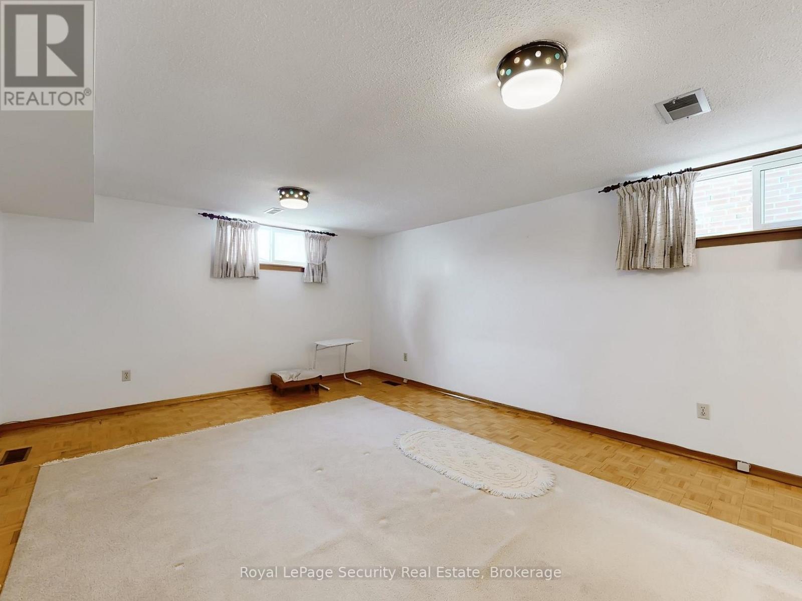 Lower - 26 Starview Drive, Toronto, ON - Indoor Photo Showing Other Room