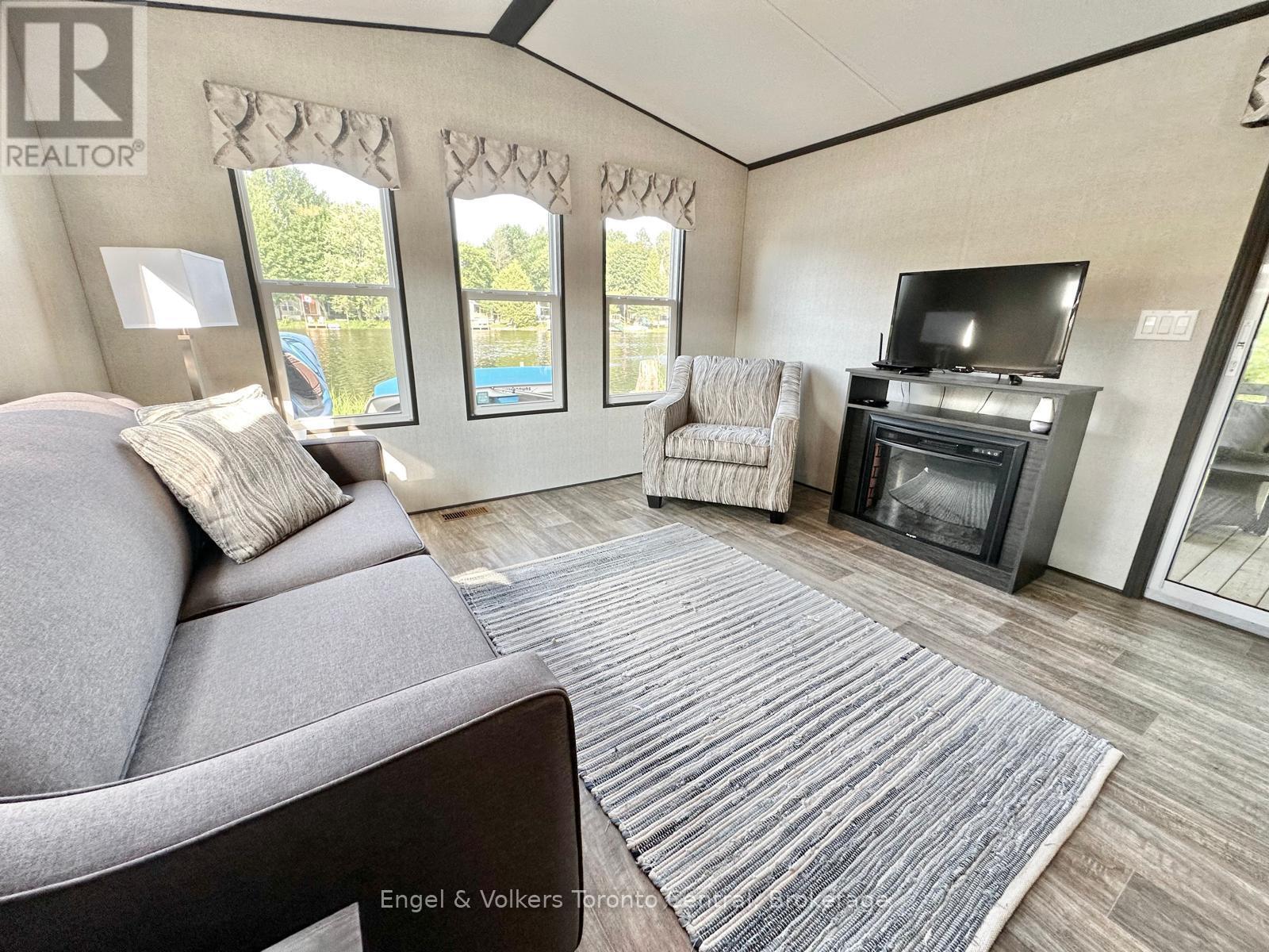 B8 - 7489 Sideroad 5 E, Wellington North, ON - Indoor