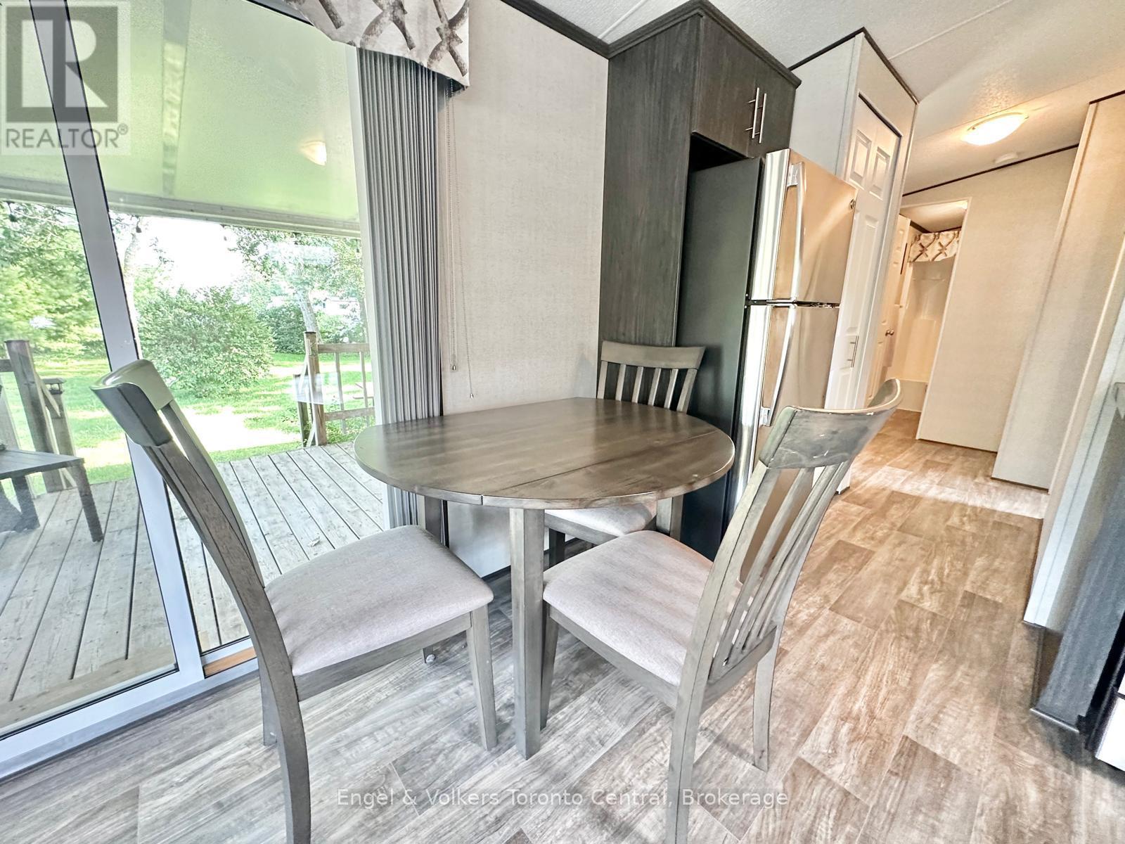 B8 - 7489 Sideroad 5 E, Wellington North, ON - Photo Showing Dining Room