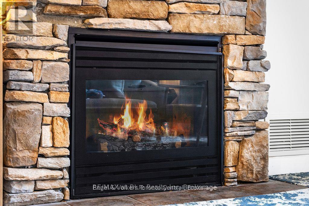 142 - 170 Jozo Weider Boulevard, Blue Mountains, ON - Indoor Photo Showing Living Room With Fireplace