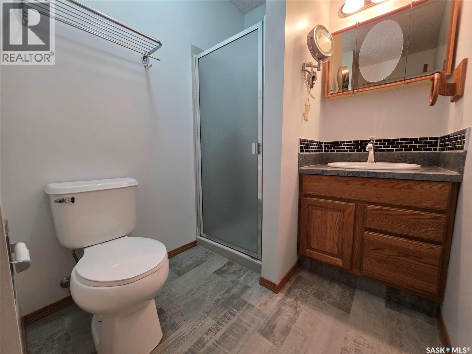 353 Walsh Trail, Swift Current, SK - Indoor Photo Showing Bathroom
