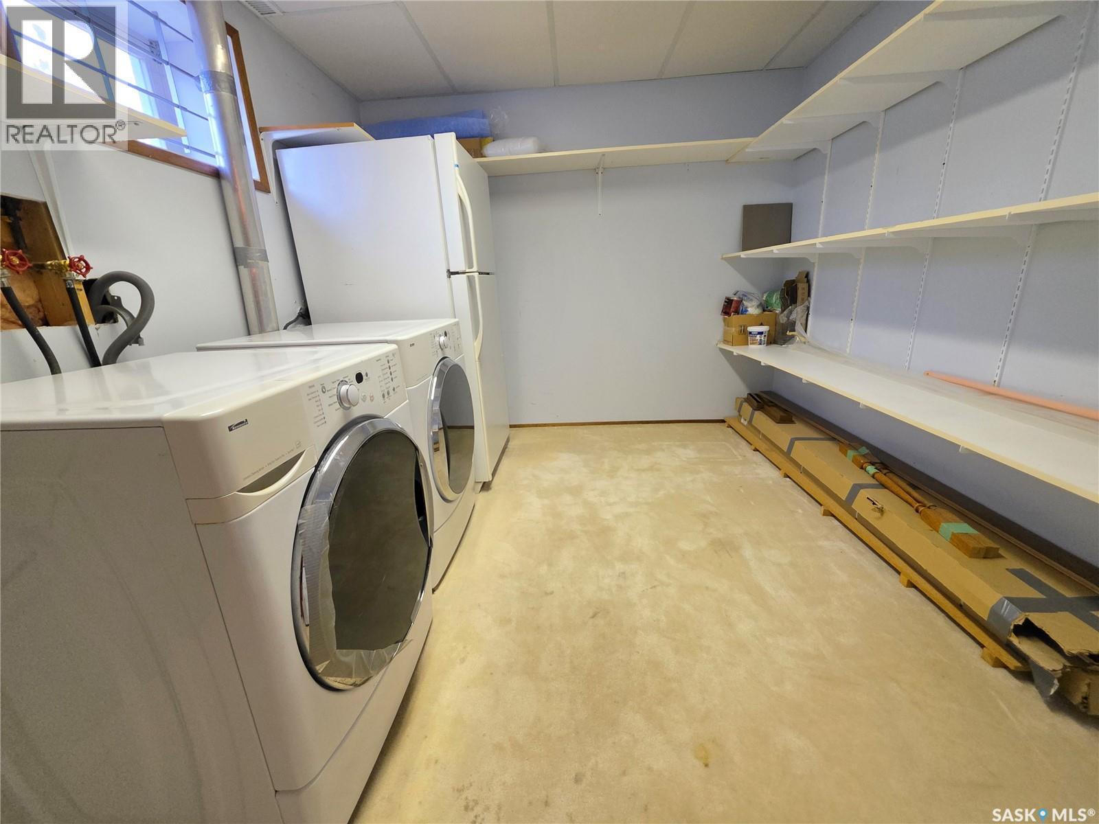 353 Walsh Trail, Swift Current, SK - Indoor Photo Showing Laundry Room