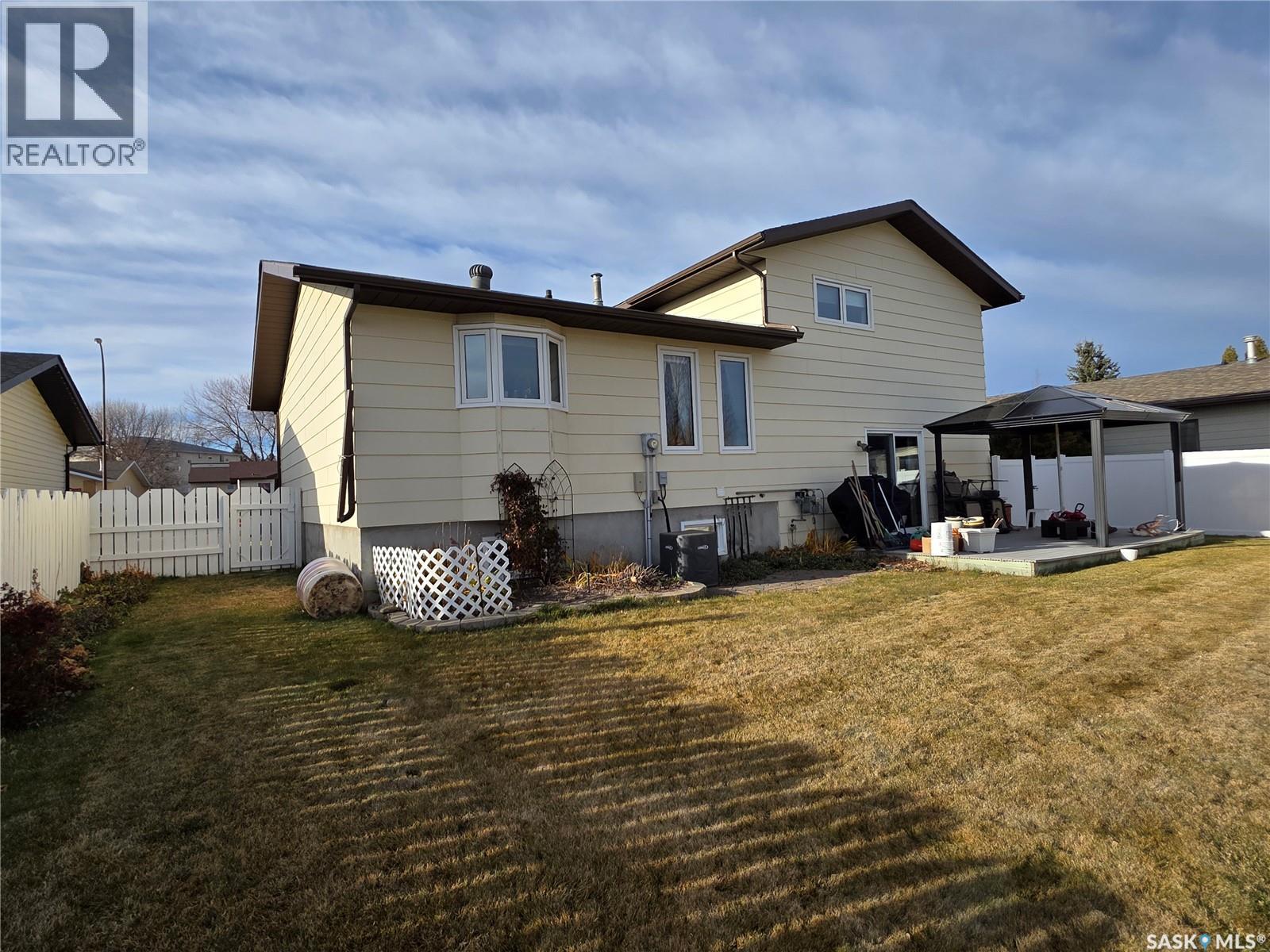 353 Walsh Trail, Swift Current, SK - Outdoor With Deck Patio Veranda With Exterior