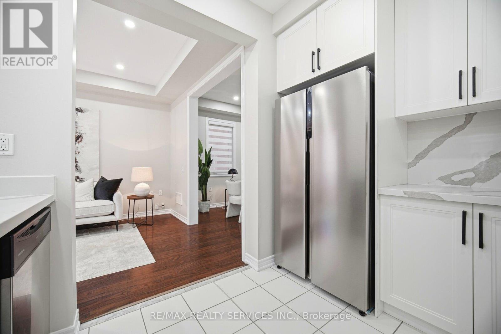 26 Deer Ridge Trail, Caledon, ON - Indoor Photo Showing Kitchen