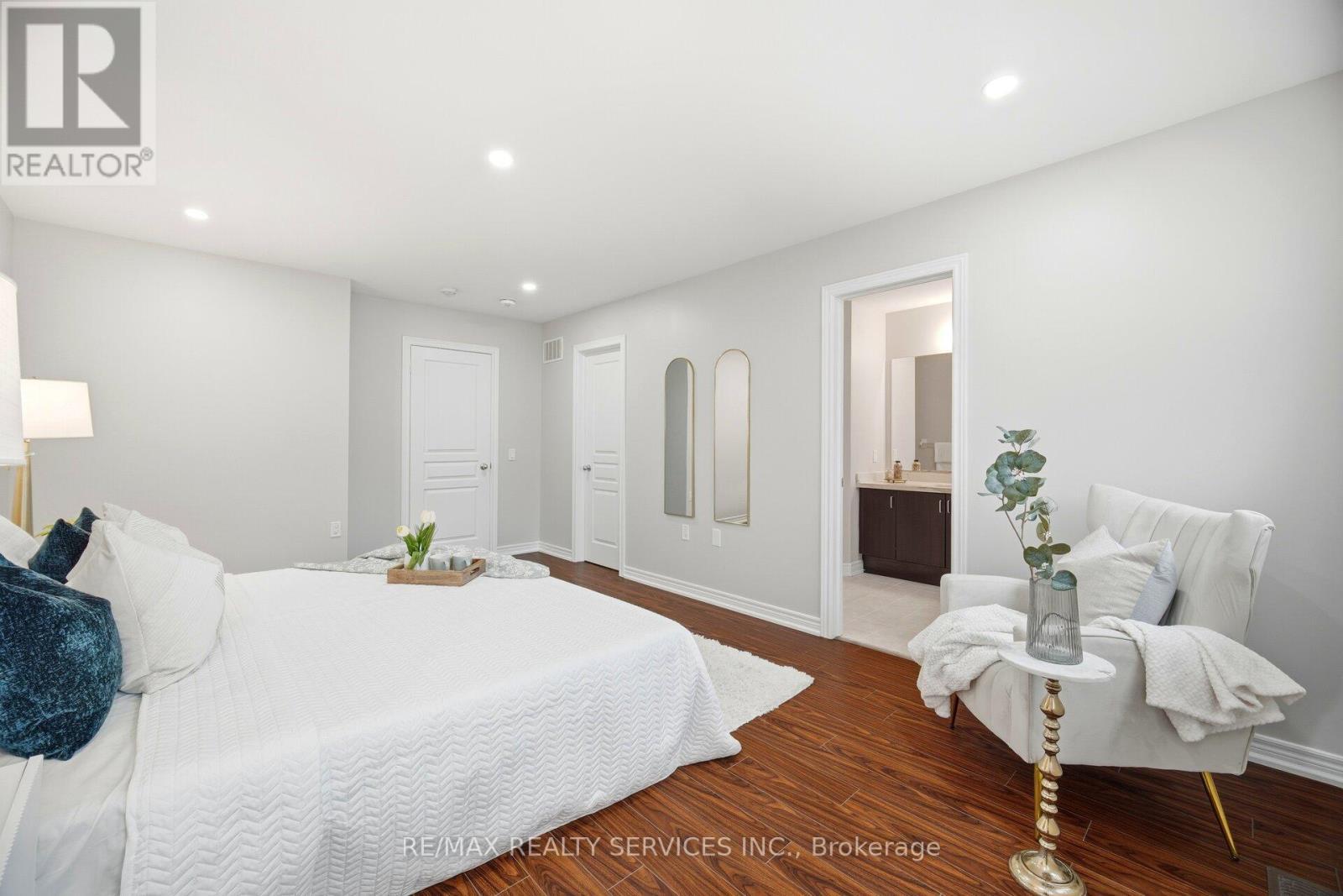 26 Deer Ridge Trail, Caledon, ON - Indoor Photo Showing Bedroom