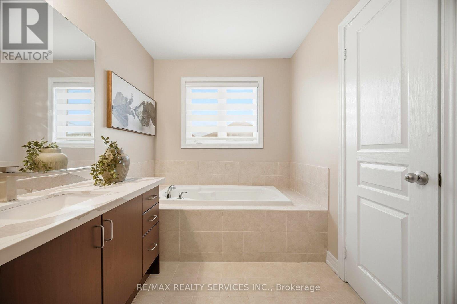 26 Deer Ridge Trail, Caledon, ON - Indoor Photo Showing Bathroom