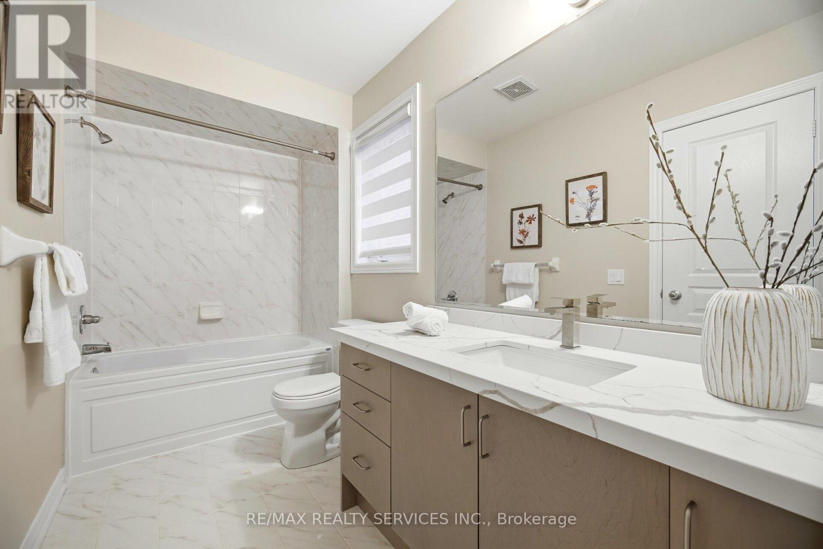 26 Deer Ridge Trail, Caledon, ON - Indoor Photo Showing Bathroom