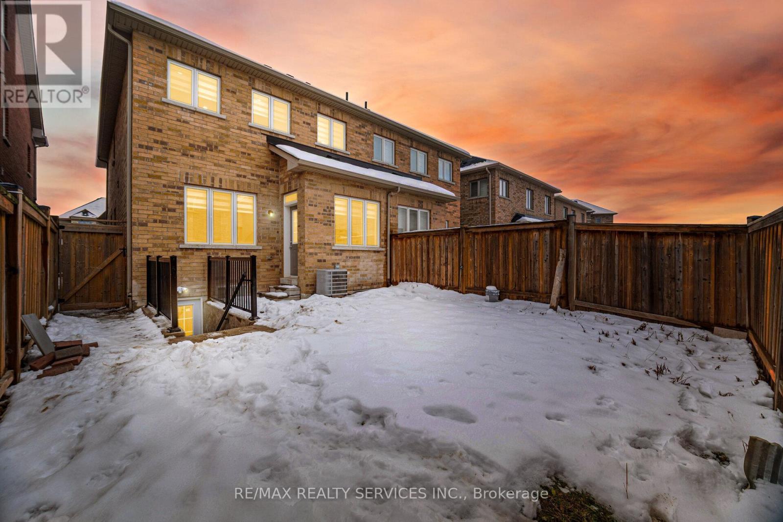 26 Deer Ridge Trail, Caledon, ON - Outdoor