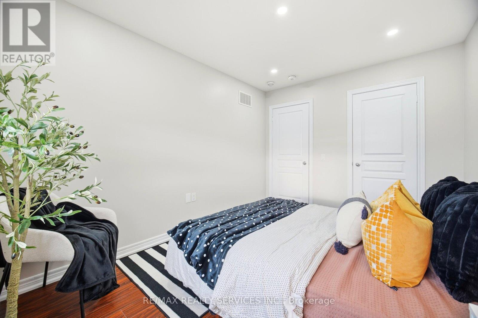 26 Deer Ridge Trail, Caledon, ON - Indoor Photo Showing Bedroom