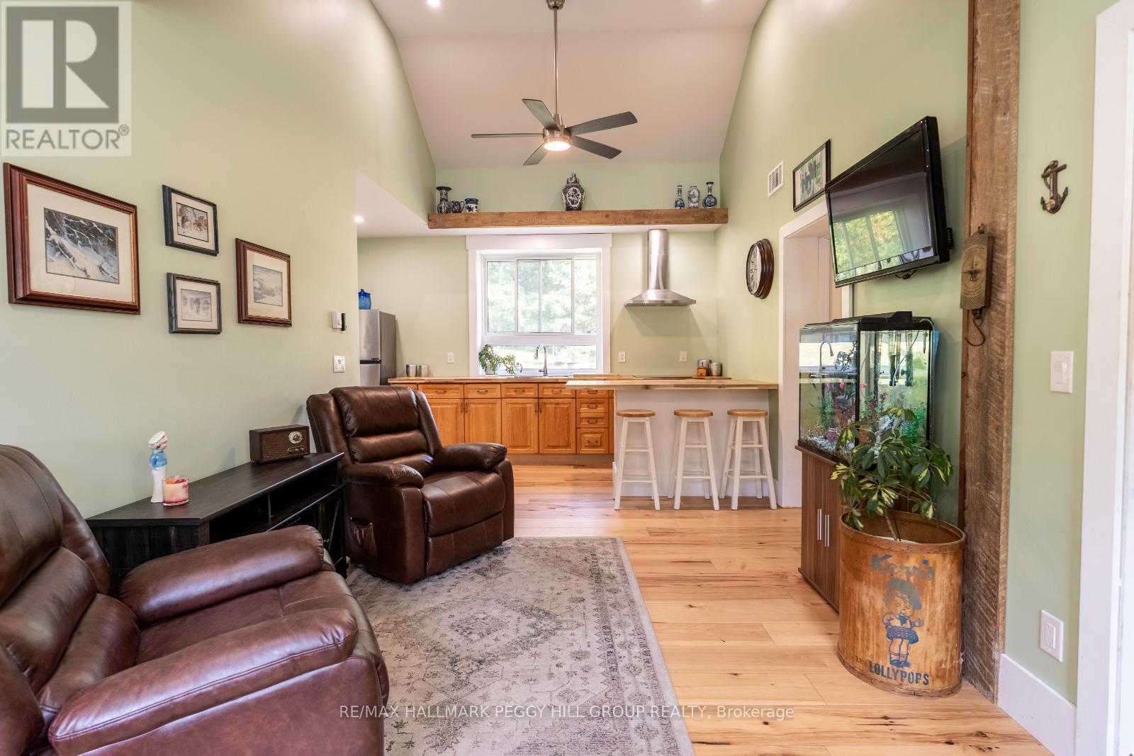 4396 Penetanguishene Road, Springwater, ON - Indoor