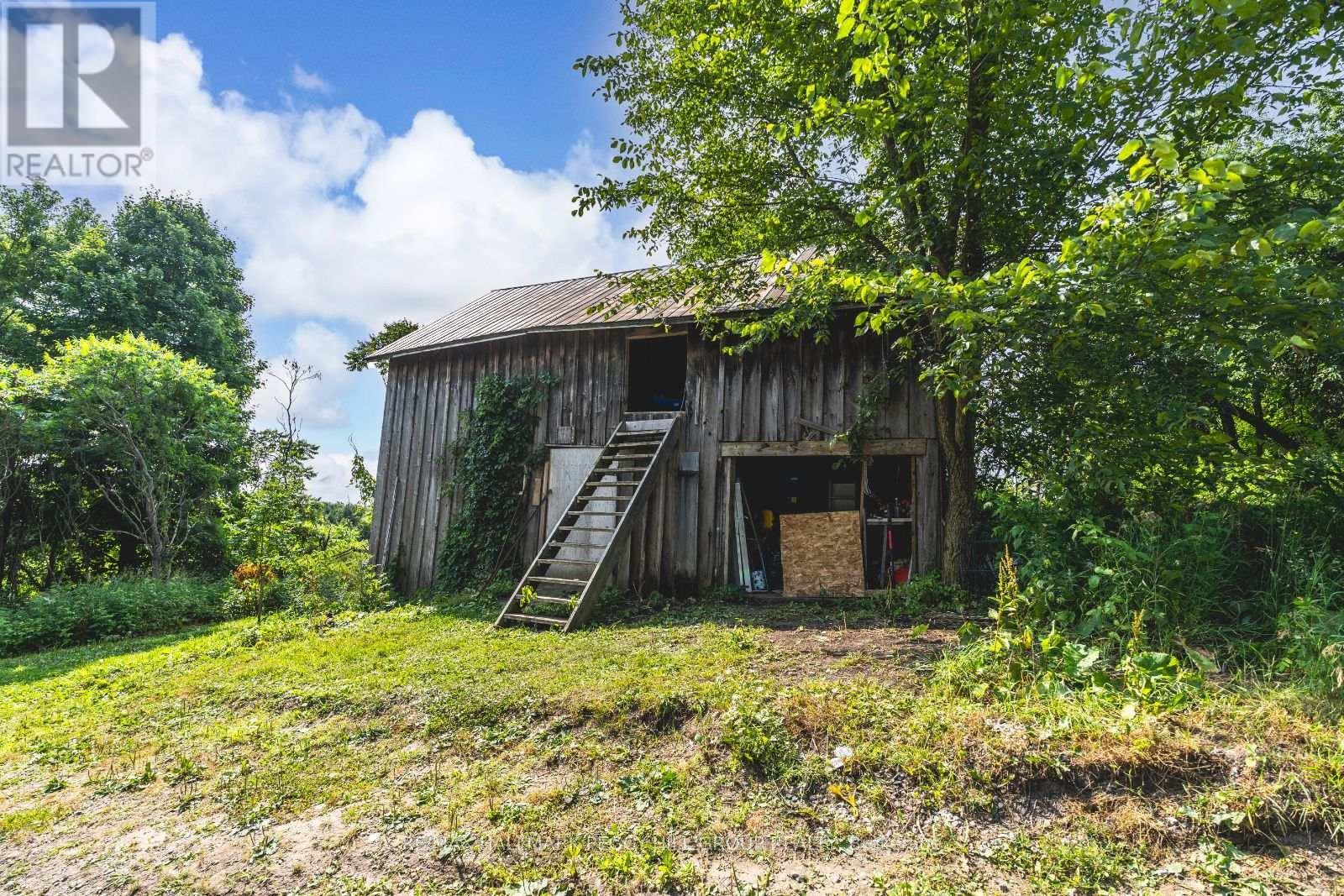 4396 Penetanguishene Road, Springwater, ON - Outdoor