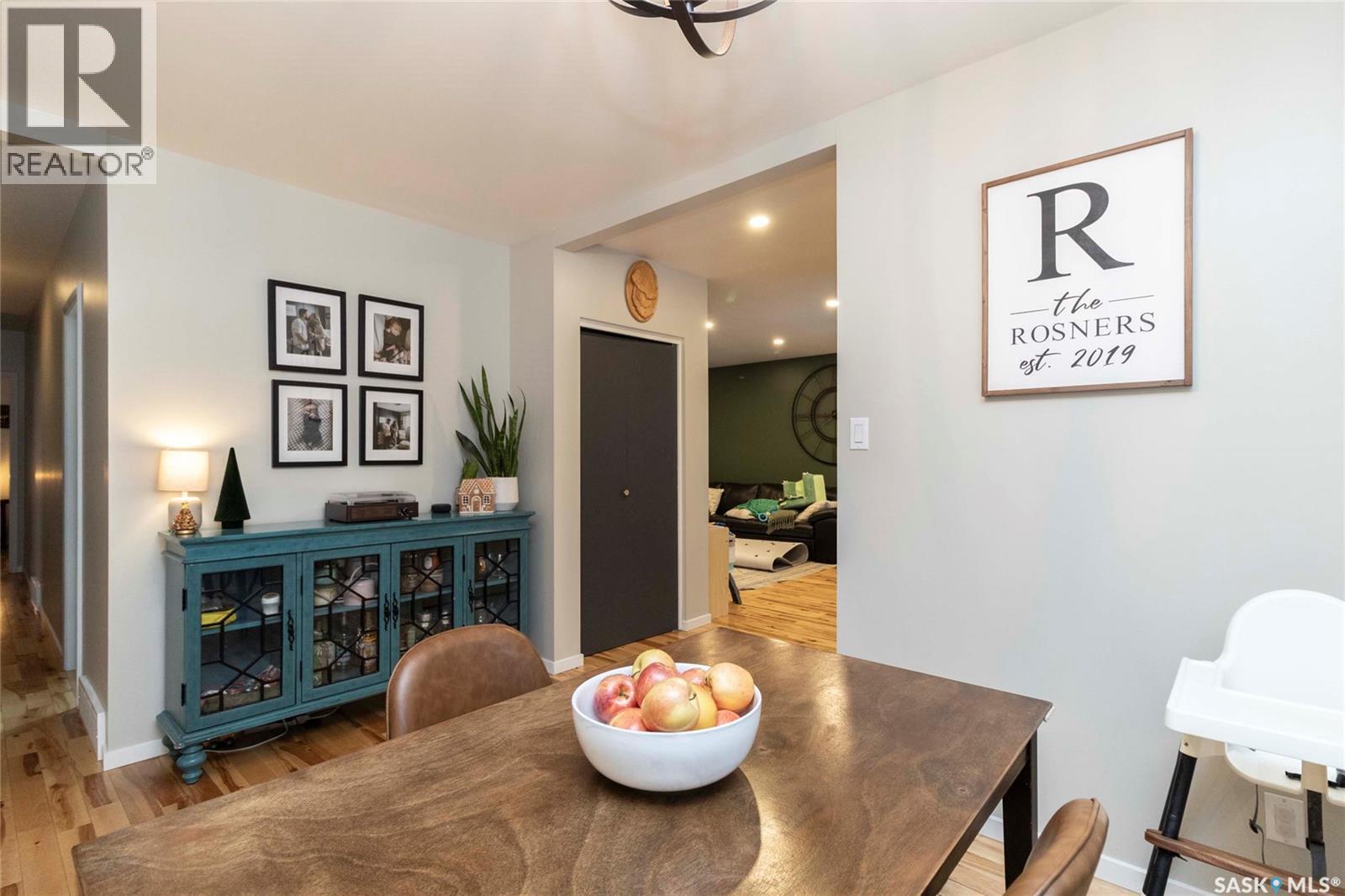 46 Phillips Crescent, Saskatoon, SK - Indoor Photo Showing Dining Room