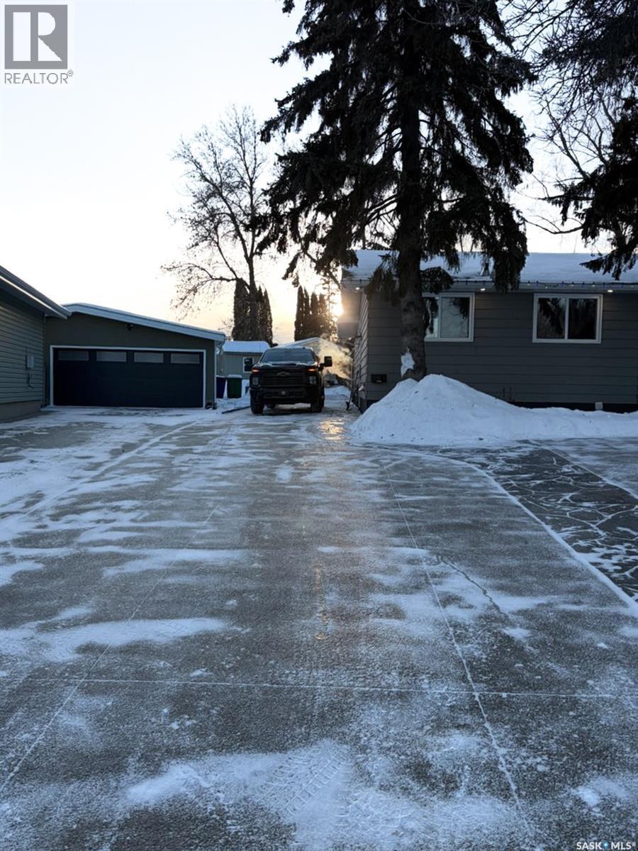 46 Phillips Crescent, Saskatoon, SK - Outdoor