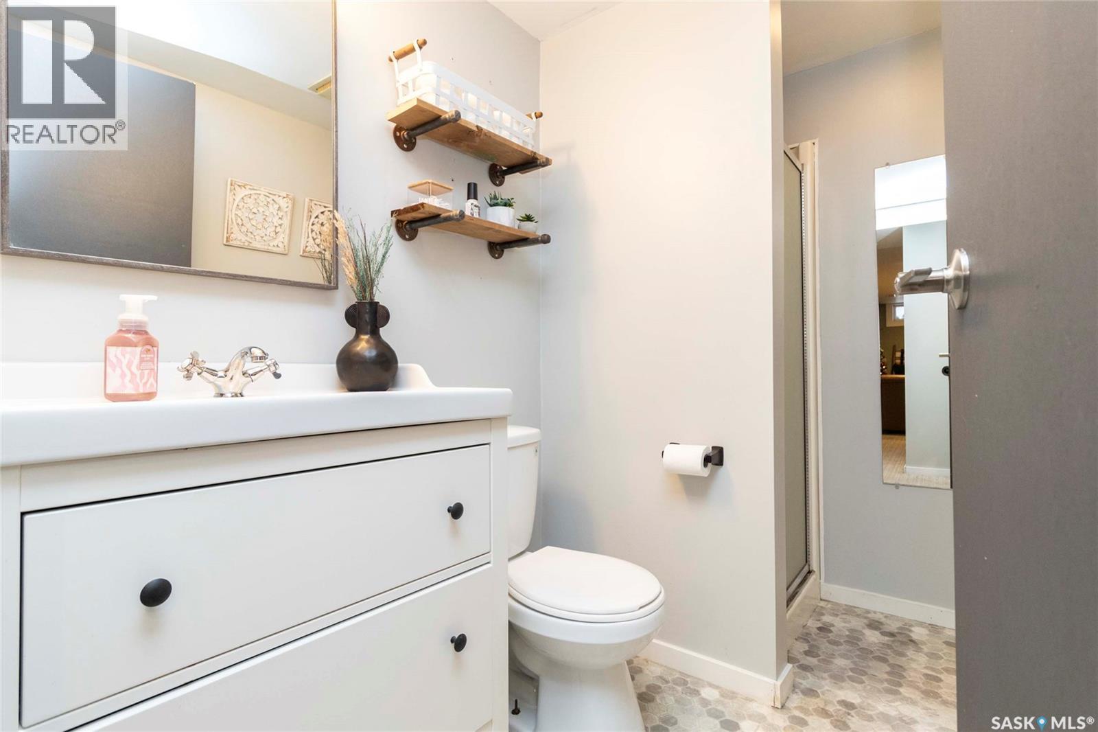 46 Phillips Crescent, Saskatoon, SK - Indoor Photo Showing Bathroom