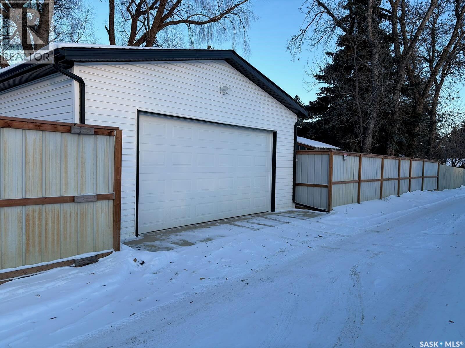 46 Phillips Crescent, Saskatoon, SK - Outdoor With Exterior