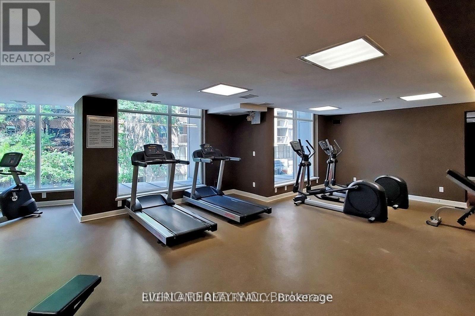 409 - 8 Scollard Street, Toronto, ON - Indoor Photo Showing Gym Room