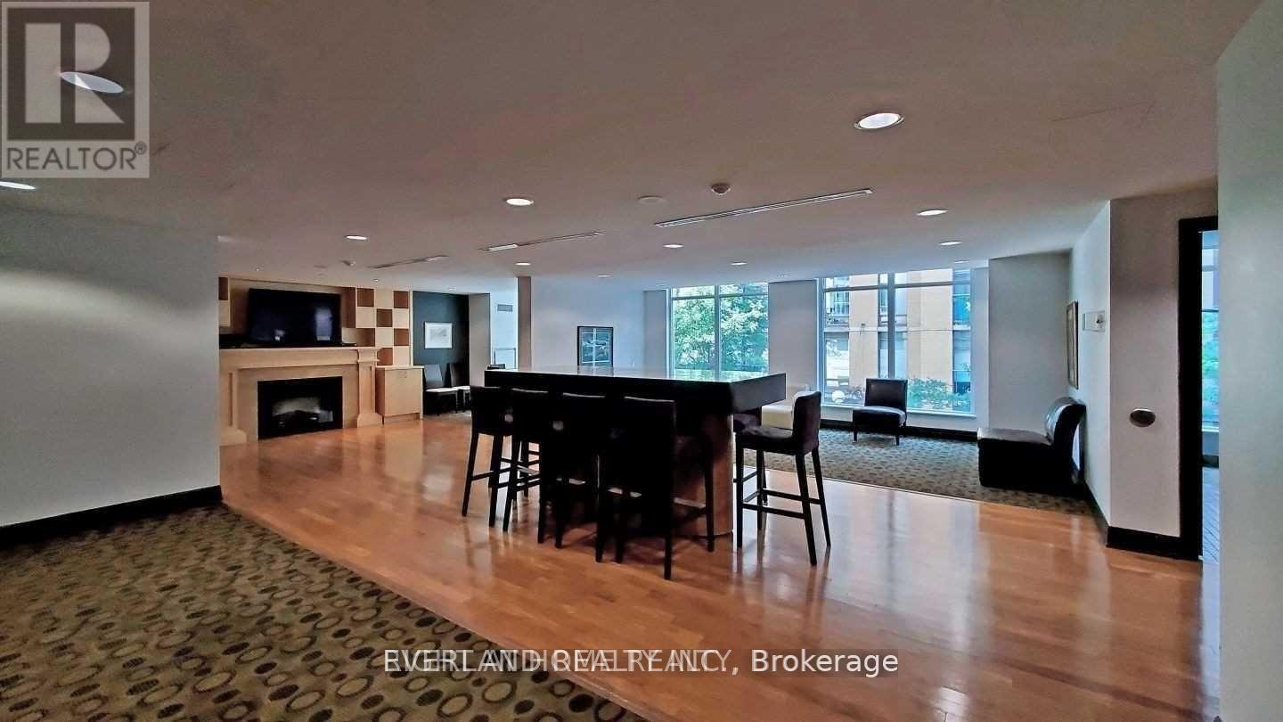 409 - 8 Scollard Street, Toronto, ON - Indoor With Fireplace