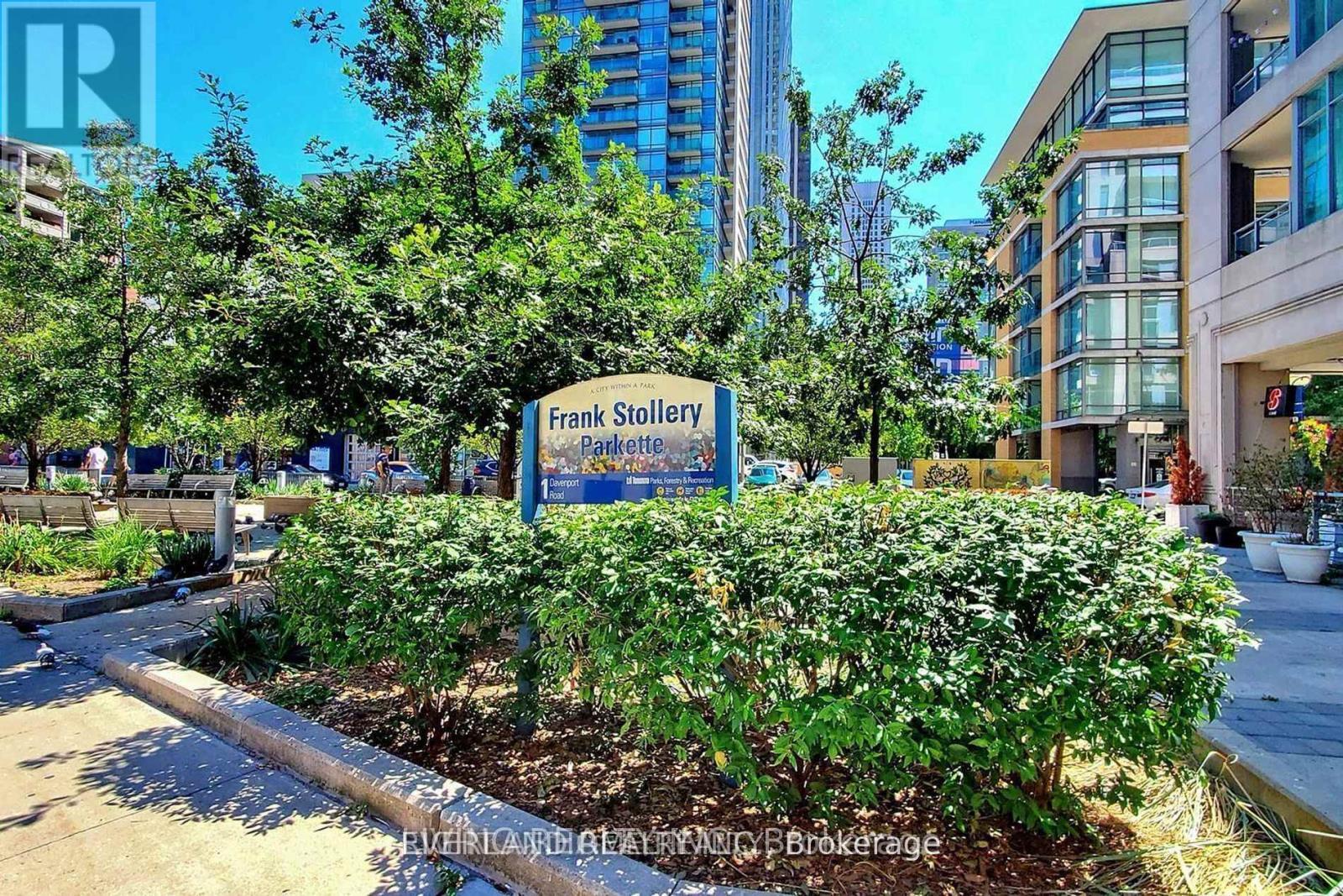 409 - 8 Scollard Street, Toronto, ON - Outdoor