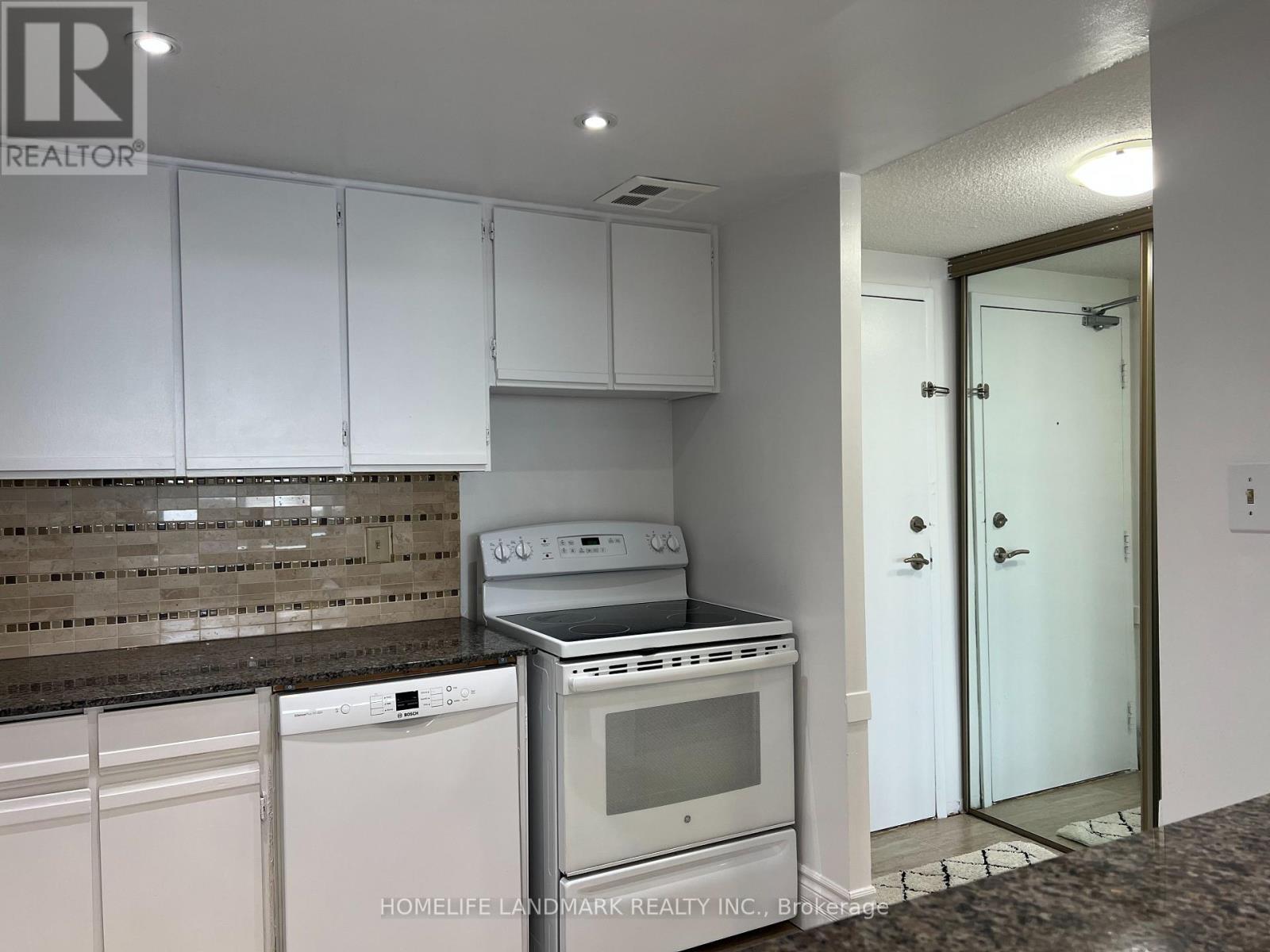 407 - 10 Dean Park Road, Toronto, ON - Indoor Photo Showing Kitchen