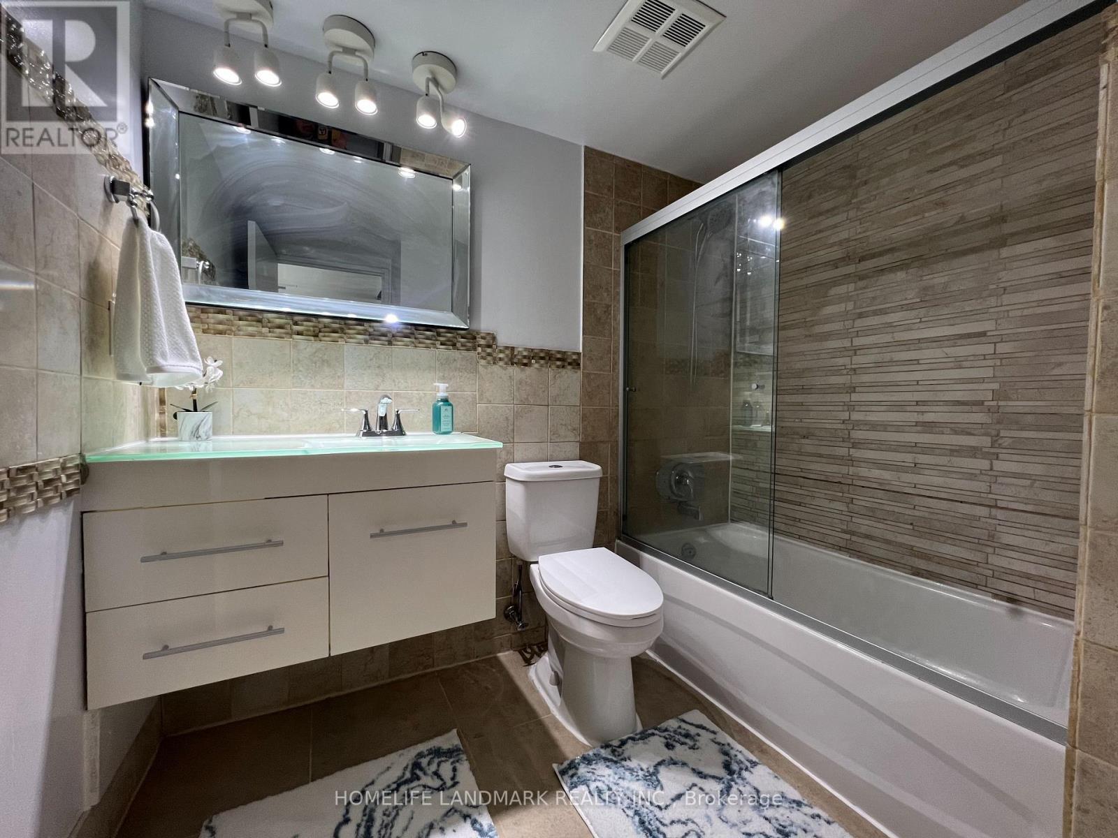 407 - 10 Dean Park Road, Toronto, ON - Indoor Photo Showing Bathroom