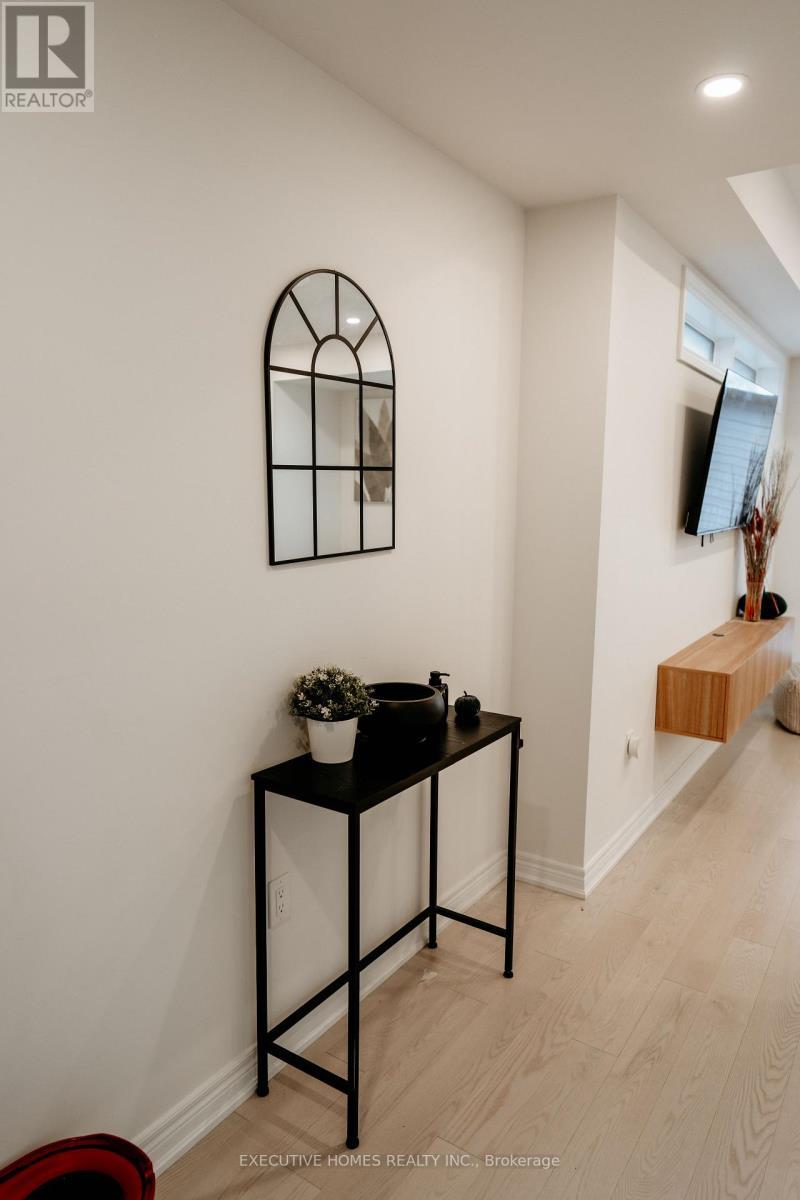 51 - 402 Salem Road, Ajax, ON - Indoor