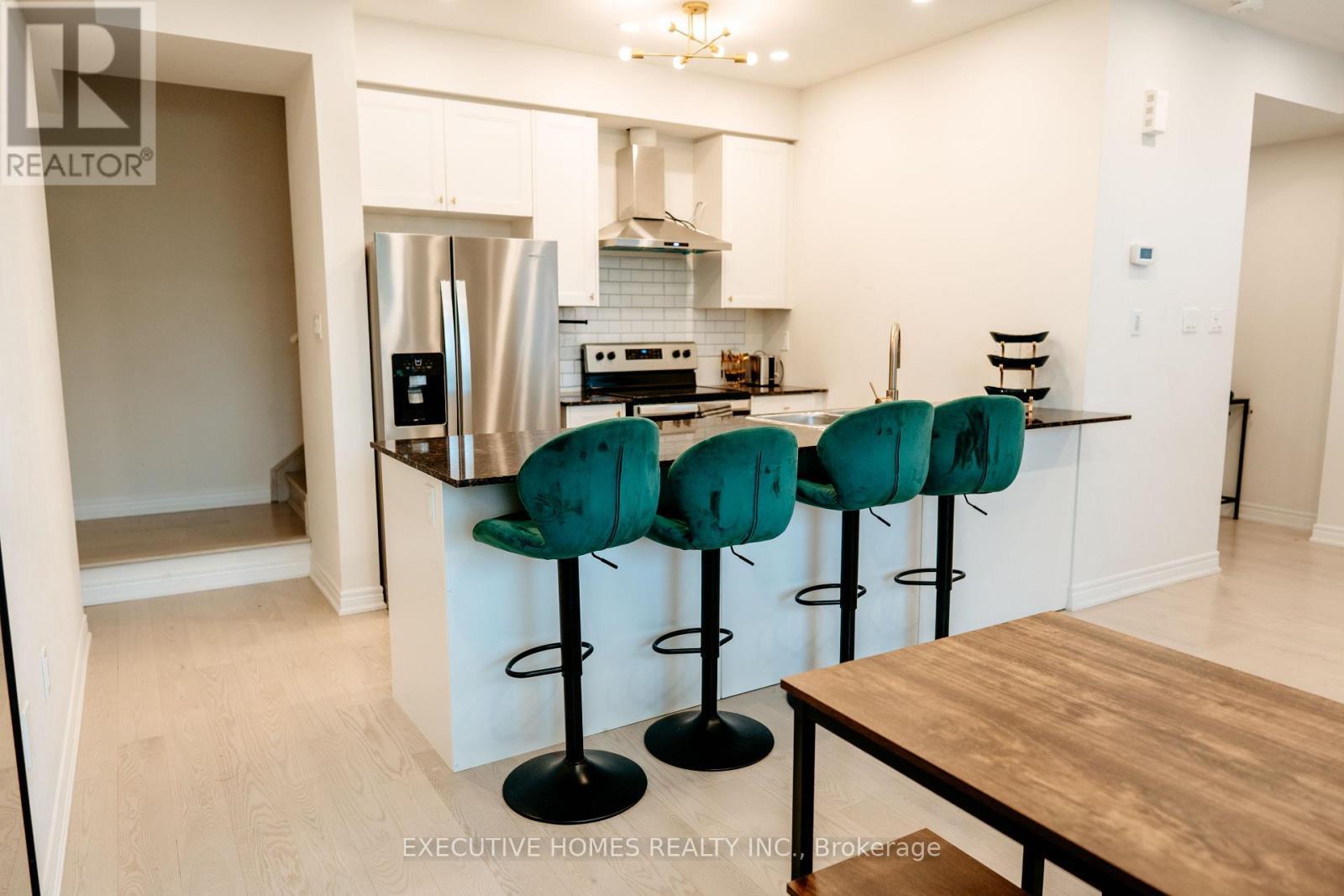 51 - 402 Salem Road, Ajax, ON - Indoor Photo Showing Kitchen