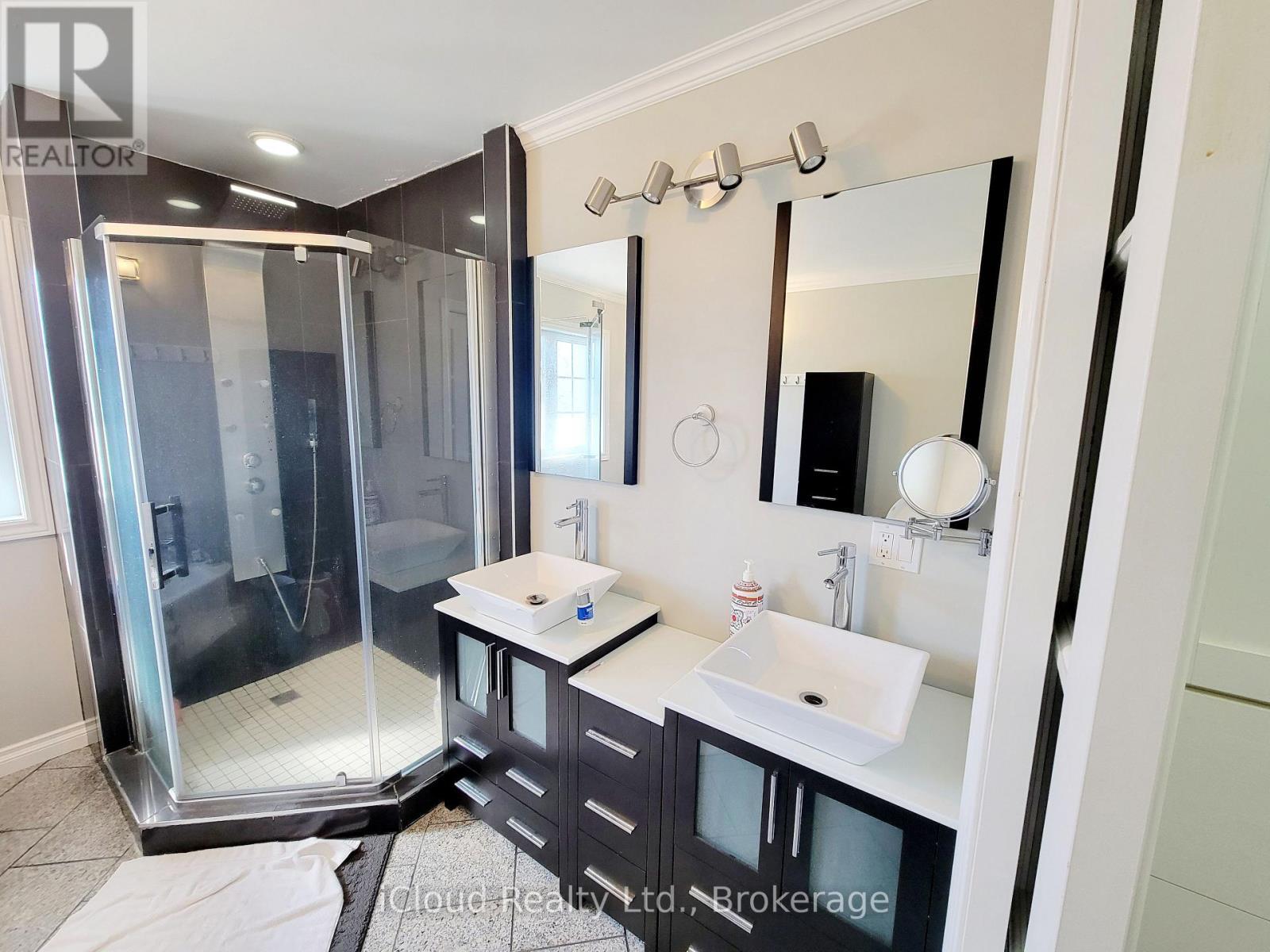 364 Hwy 11 W, Cochrane, ON