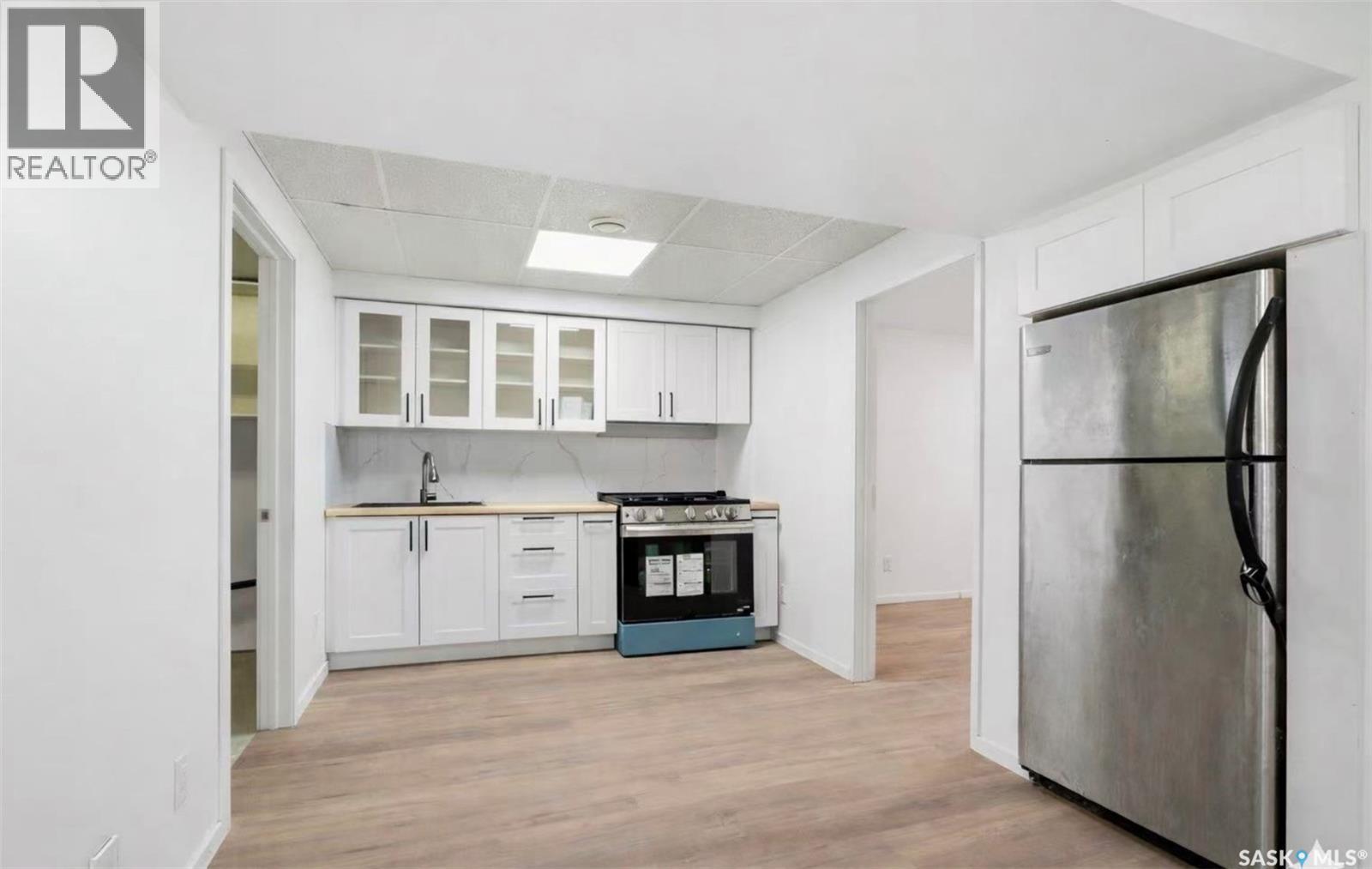 1709 E Avenue N, Saskatoon, SK - Indoor Photo Showing Kitchen