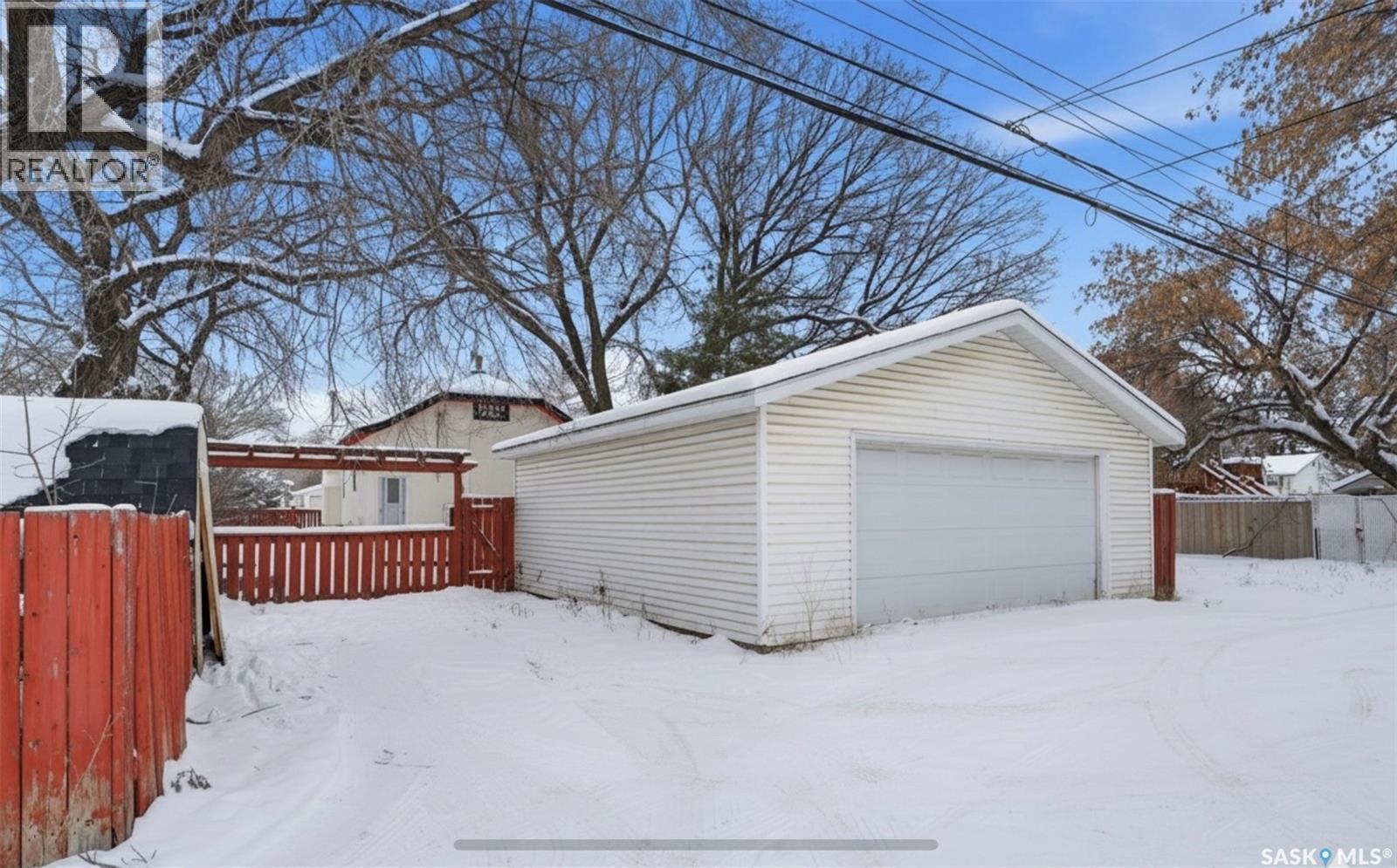 1709 E Avenue N, Saskatoon, SK - Outdoor With Deck Patio Veranda
