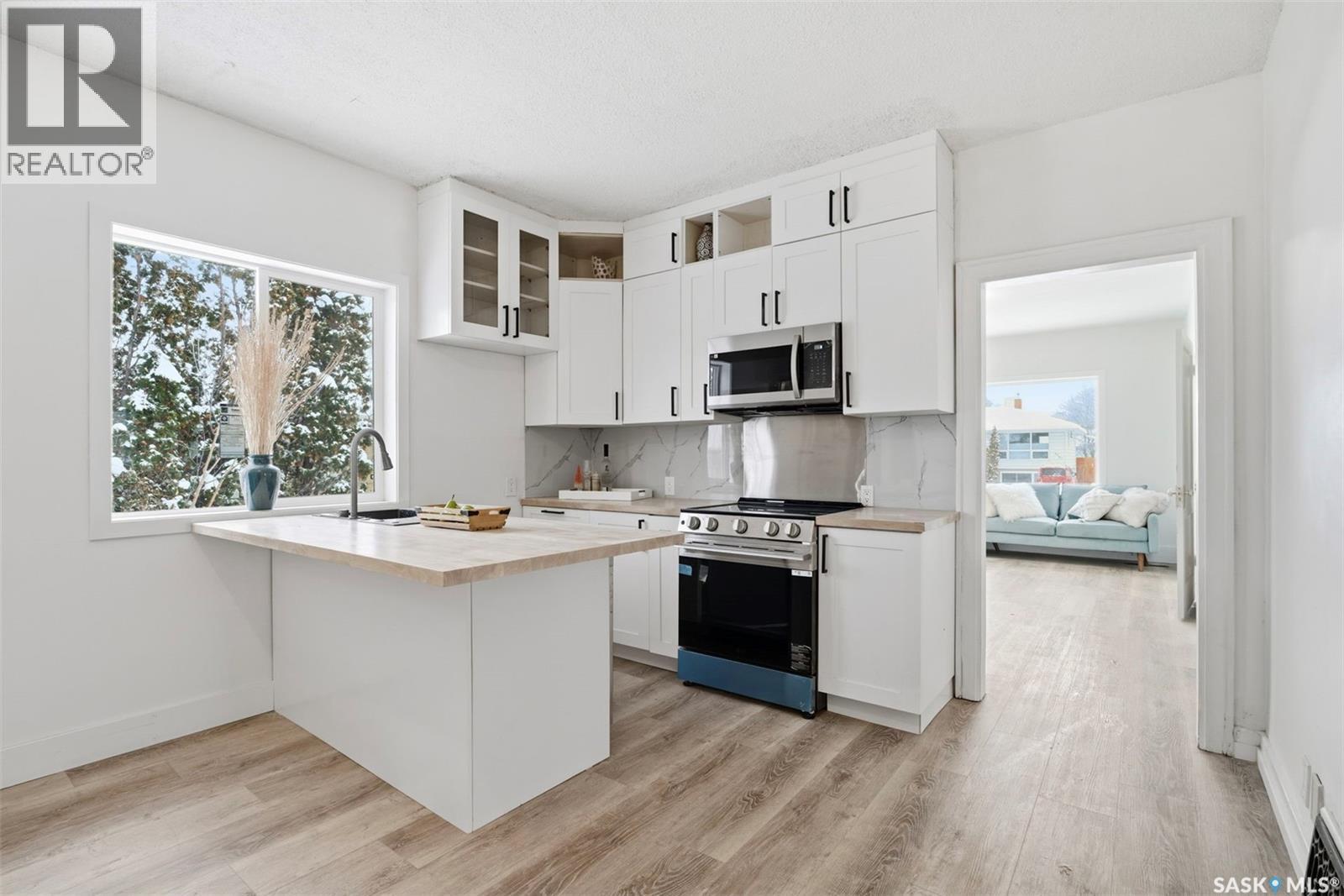 1709 E Avenue N, Saskatoon, SK - Indoor Photo Showing Kitchen