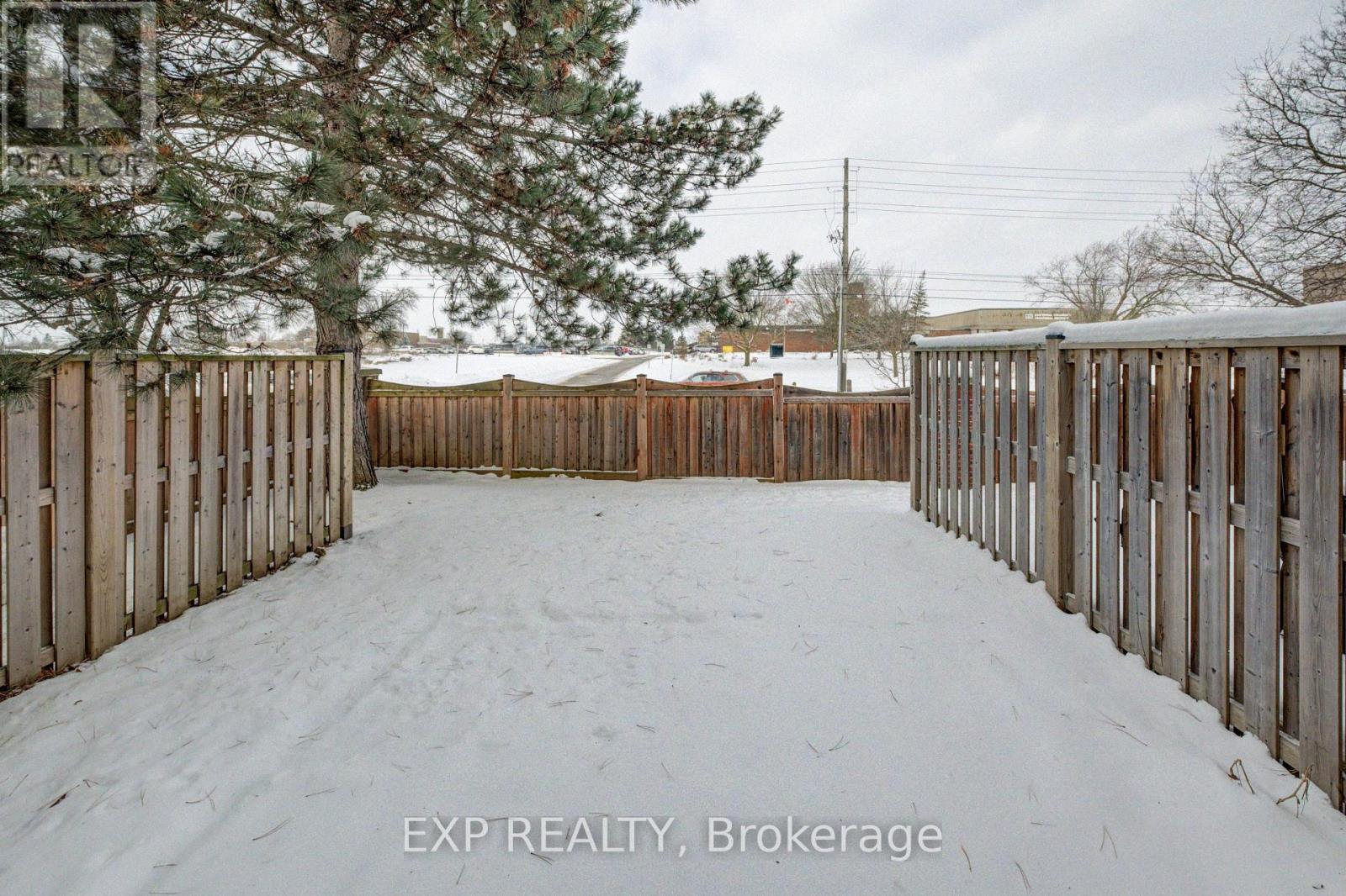 112 - 302 College Avenue W, Guelph, ON - Outdoor