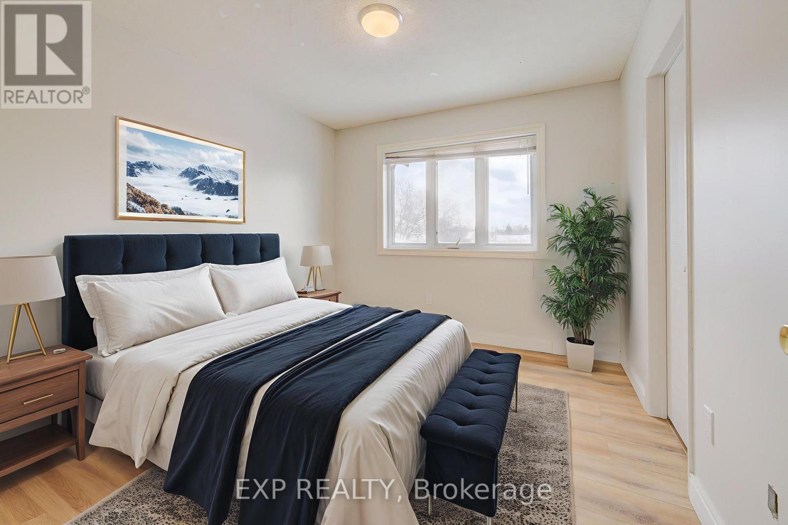 112 - 302 College Avenue W, Guelph, ON - Indoor Photo Showing Bedroom