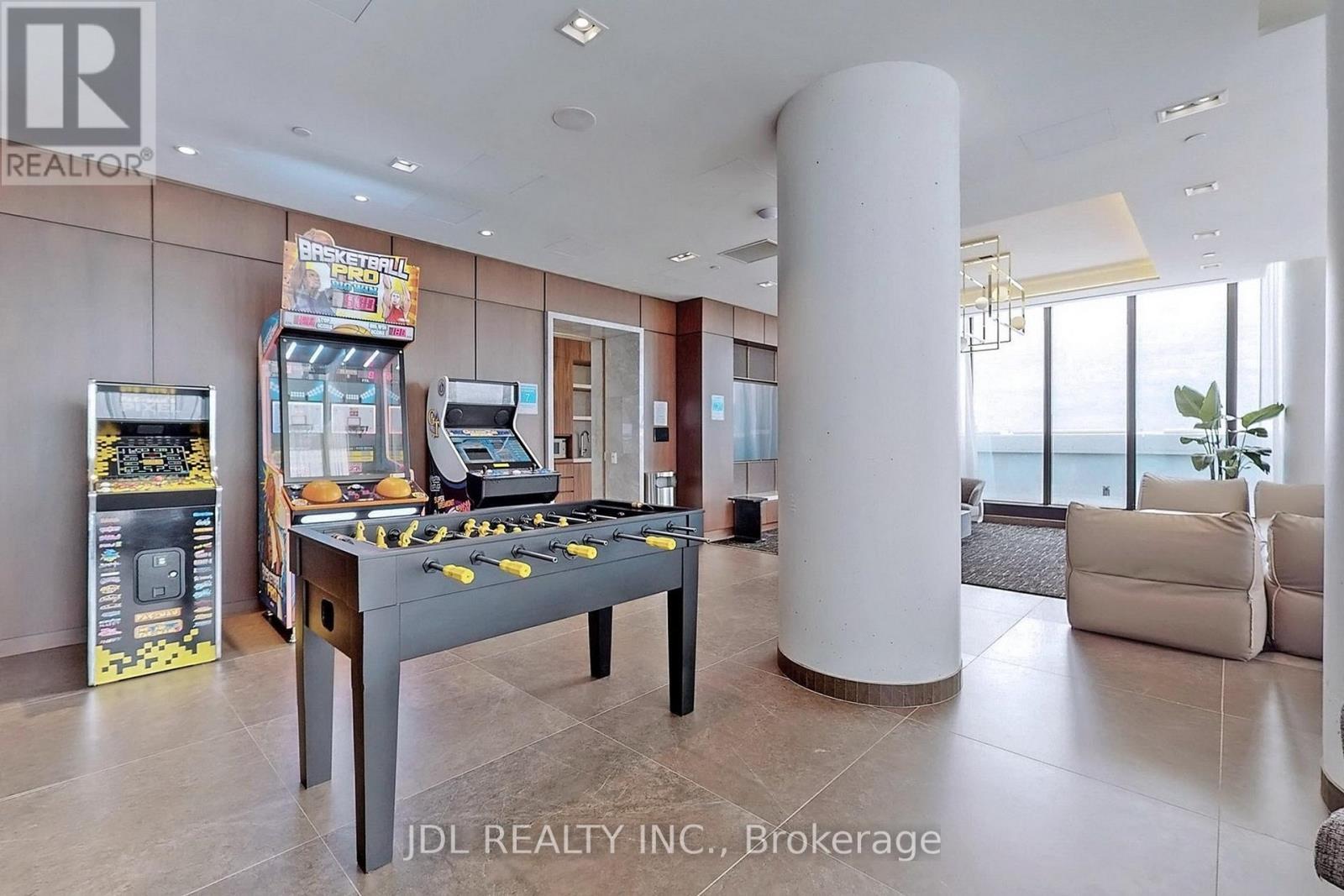 1105 - 905 Portage Parkway, Vaughan, ON - Indoor Photo Showing Other Room