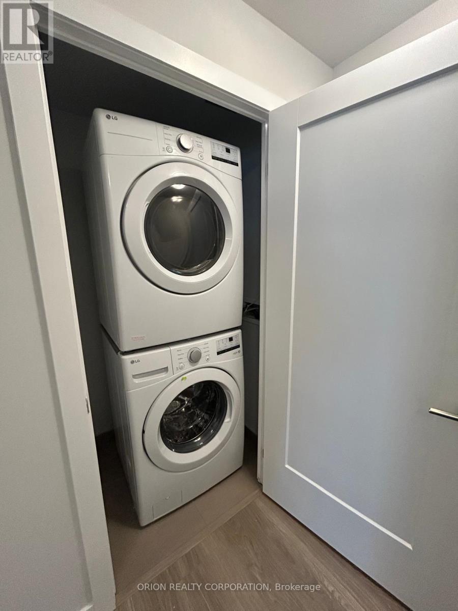 2408 - 430 Square One Drive, Mississauga, ON - Indoor Photo Showing Laundry Room