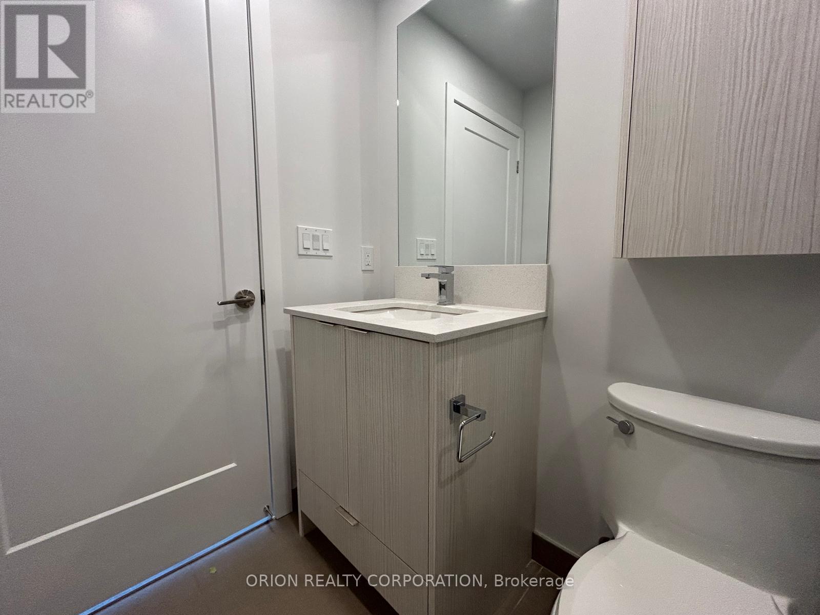 2408 - 430 Square One Drive, Mississauga, ON - Indoor Photo Showing Bathroom