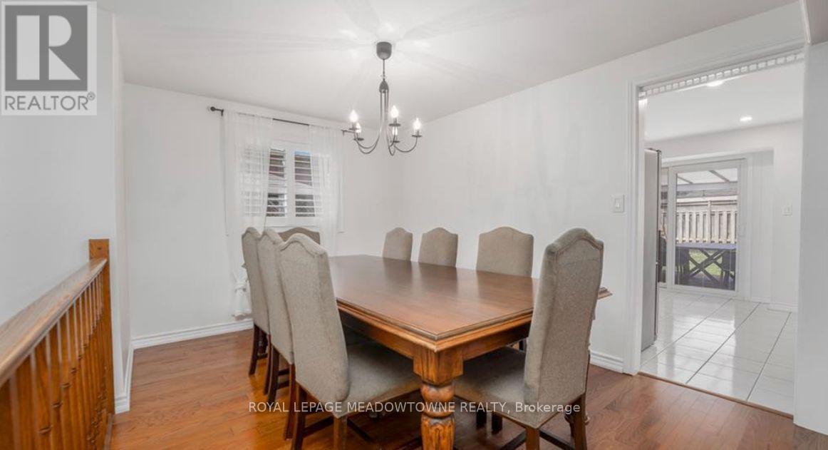 47 Ruffian Road, Brantford, ON - Indoor Photo Showing Dining Room