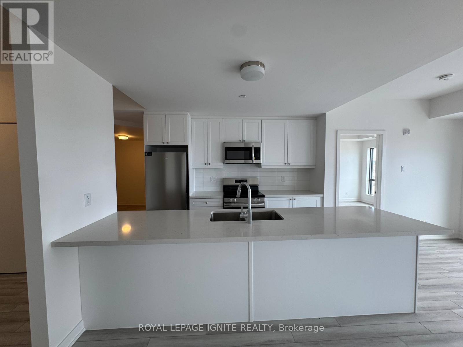 1205 - 55 Clarington Boulevard, Clarington, ON - Indoor Photo Showing Kitchen