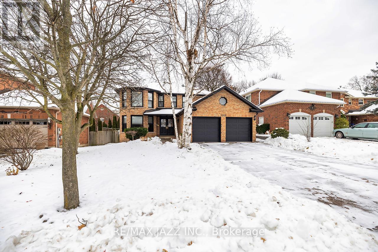 1002 Riverview Crescent, Pickering (Rougemount), ON - Outdoor With Facade