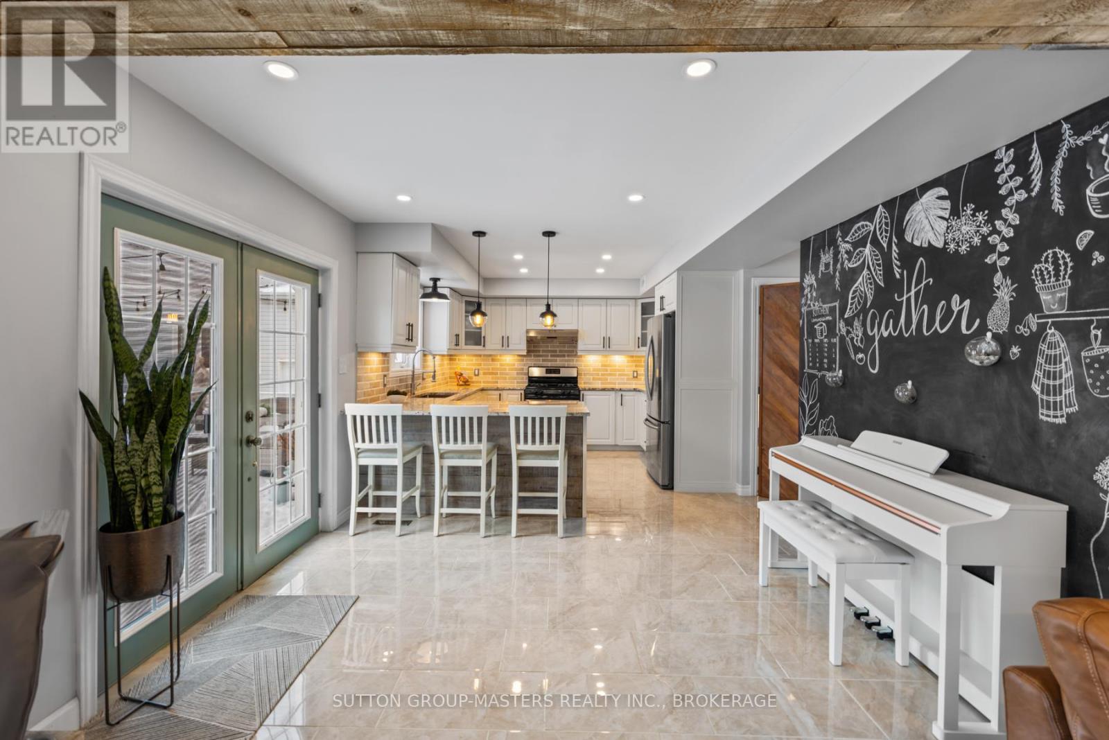 628 Melrose Street, Kingston (East Gardiners Rd), ON - Indoor