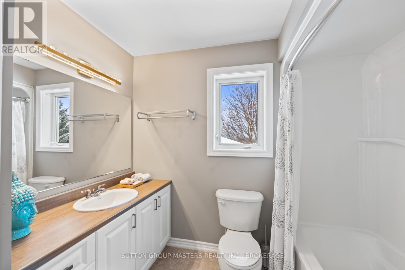 Ensuit - 628 Melrose Street, Kingston (East Gardiners Rd), ON - Indoor Photo Showing Bathroom