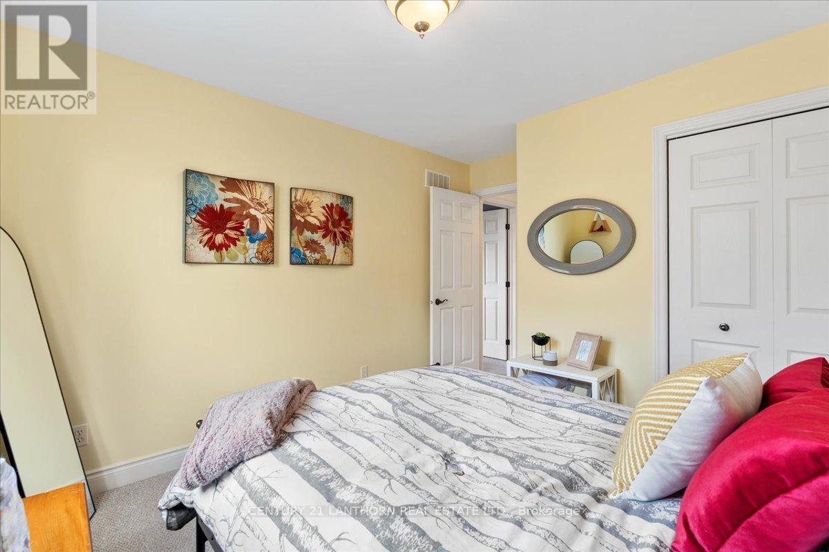 18 Mcdougall Drive, Belleville (Thurlow Ward), ON - Indoor Photo Showing Bedroom