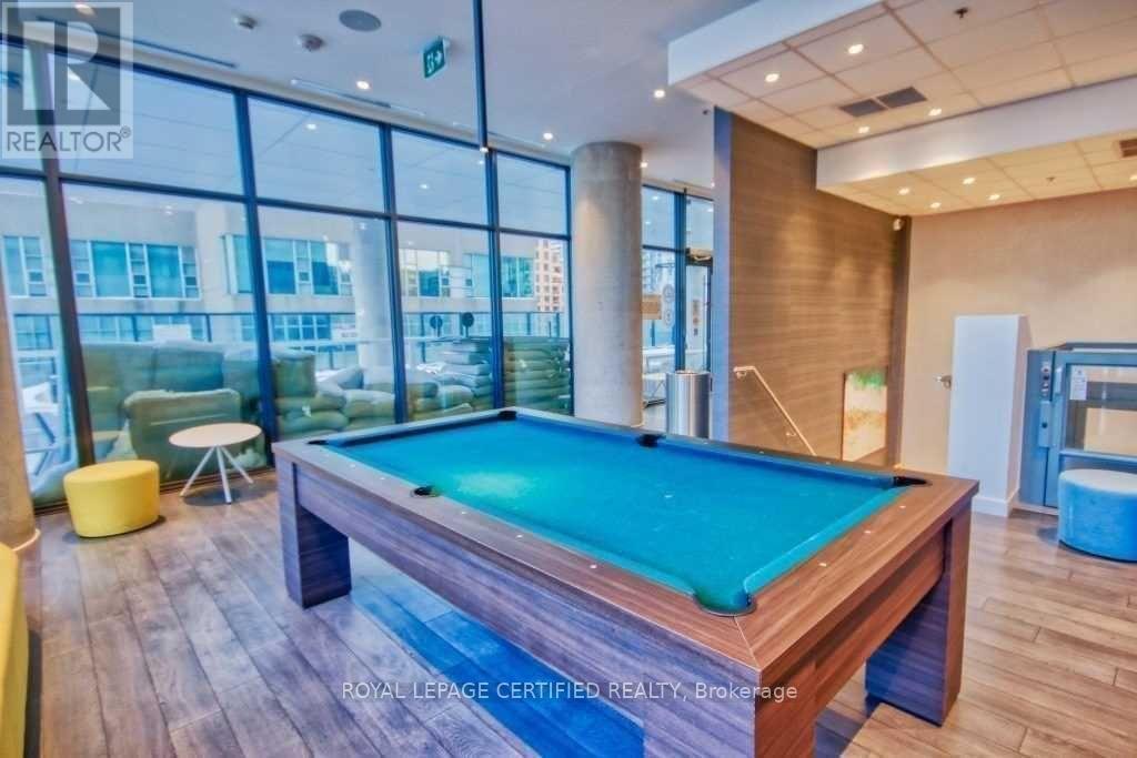 301 - 185 Roehampton Avenue, Toronto, ON