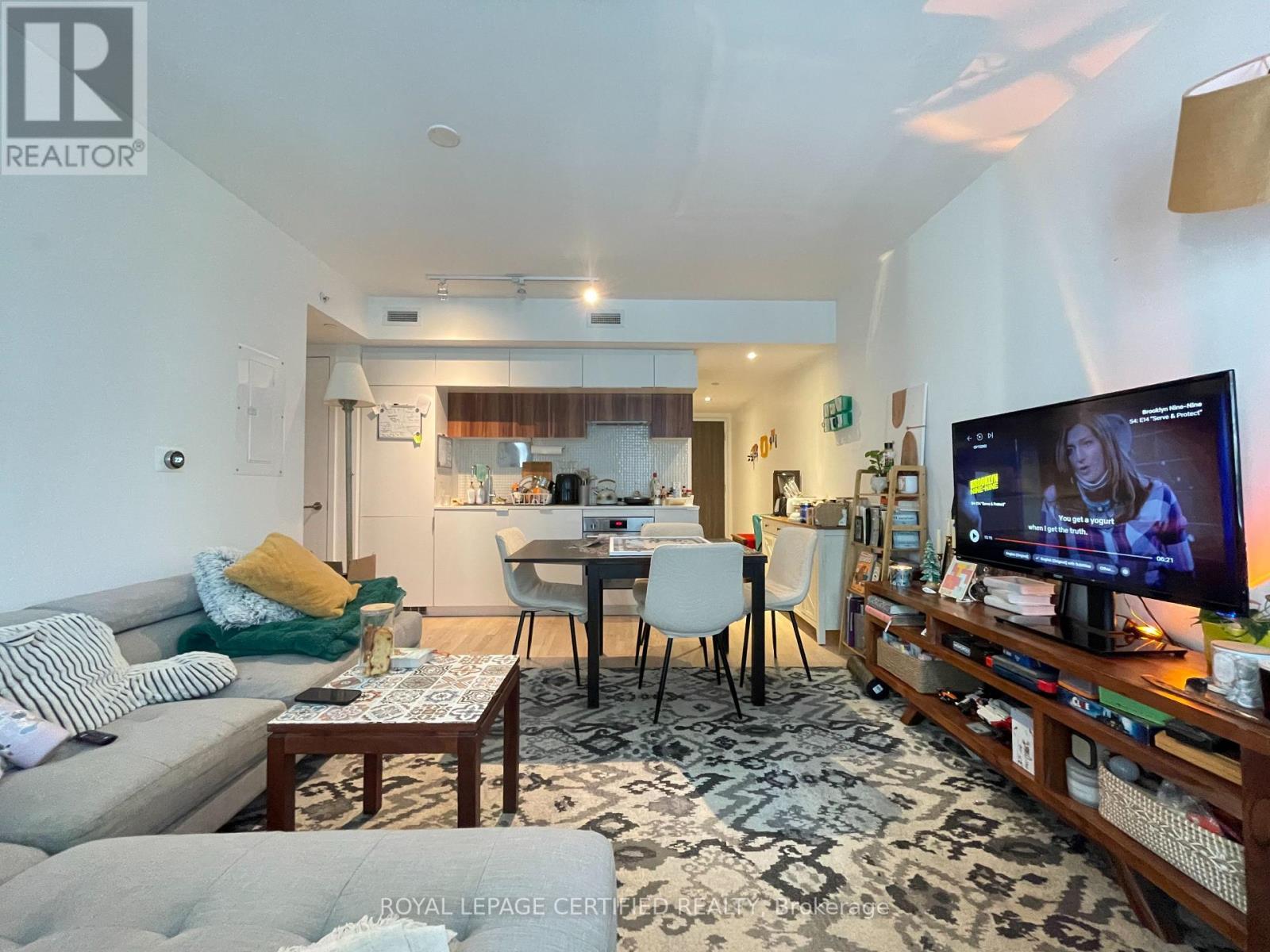 301 - 185 Roehampton Avenue, Toronto, ON