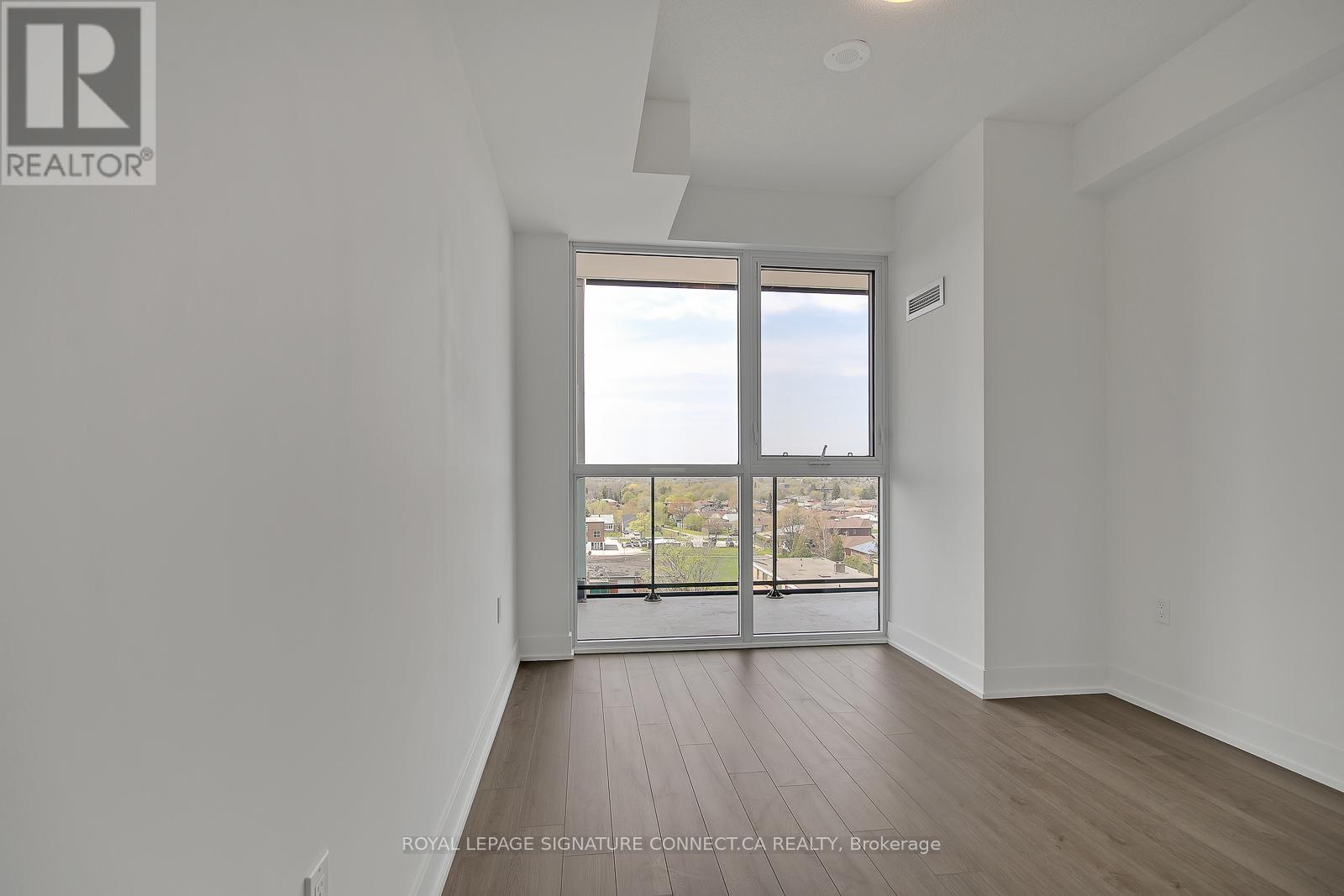 620 - 50 George Butchart Drive, Toronto, ON - Indoor Photo Showing Other Room