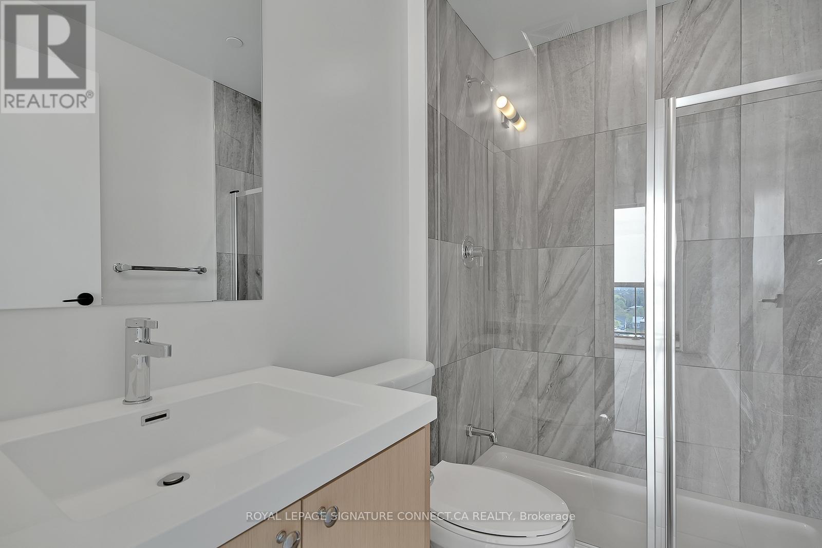 620 - 50 George Butchart Drive, Toronto, ON - Indoor Photo Showing Bathroom