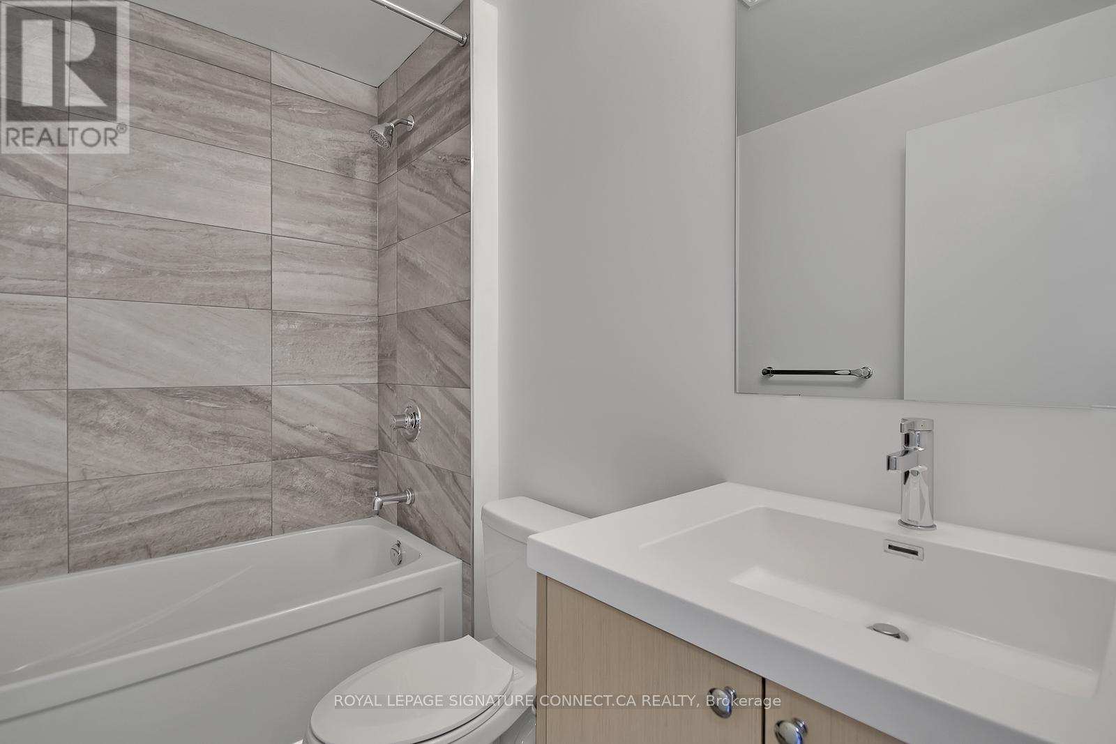 620 - 50 George Butchart Drive, Toronto, ON - Indoor Photo Showing Bathroom